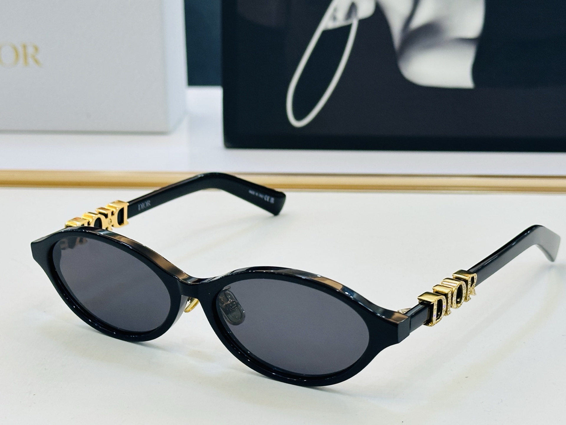 🔻🔻🔻DIO* CDICon R1F 迪家 Size：57口17-145 春夏款墨镜 😎🔆。。搭配镜腿精