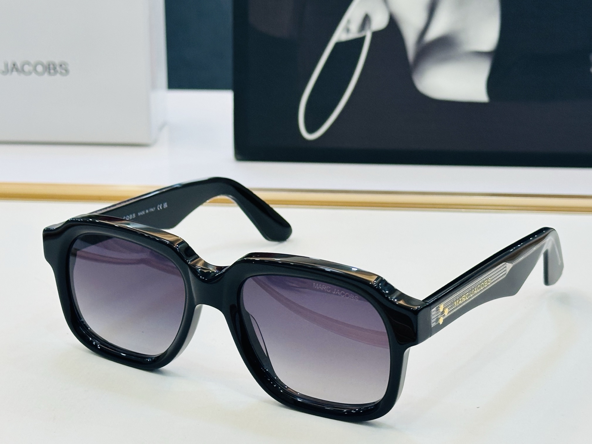 Marc jacobs 马杰家 MJ893 Size：55口19-145 采用今年流行的板材 Z完美设计