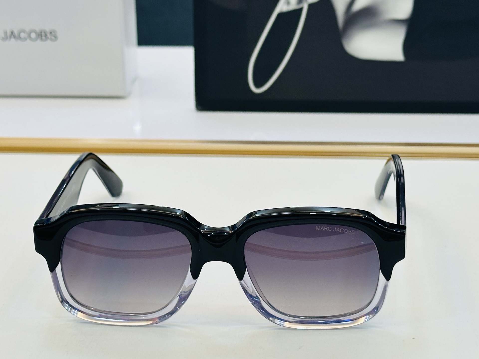 Marc jacobs 马杰家 MJ893 Size：55口19-145 采用今年流行的板材 Z完美设计