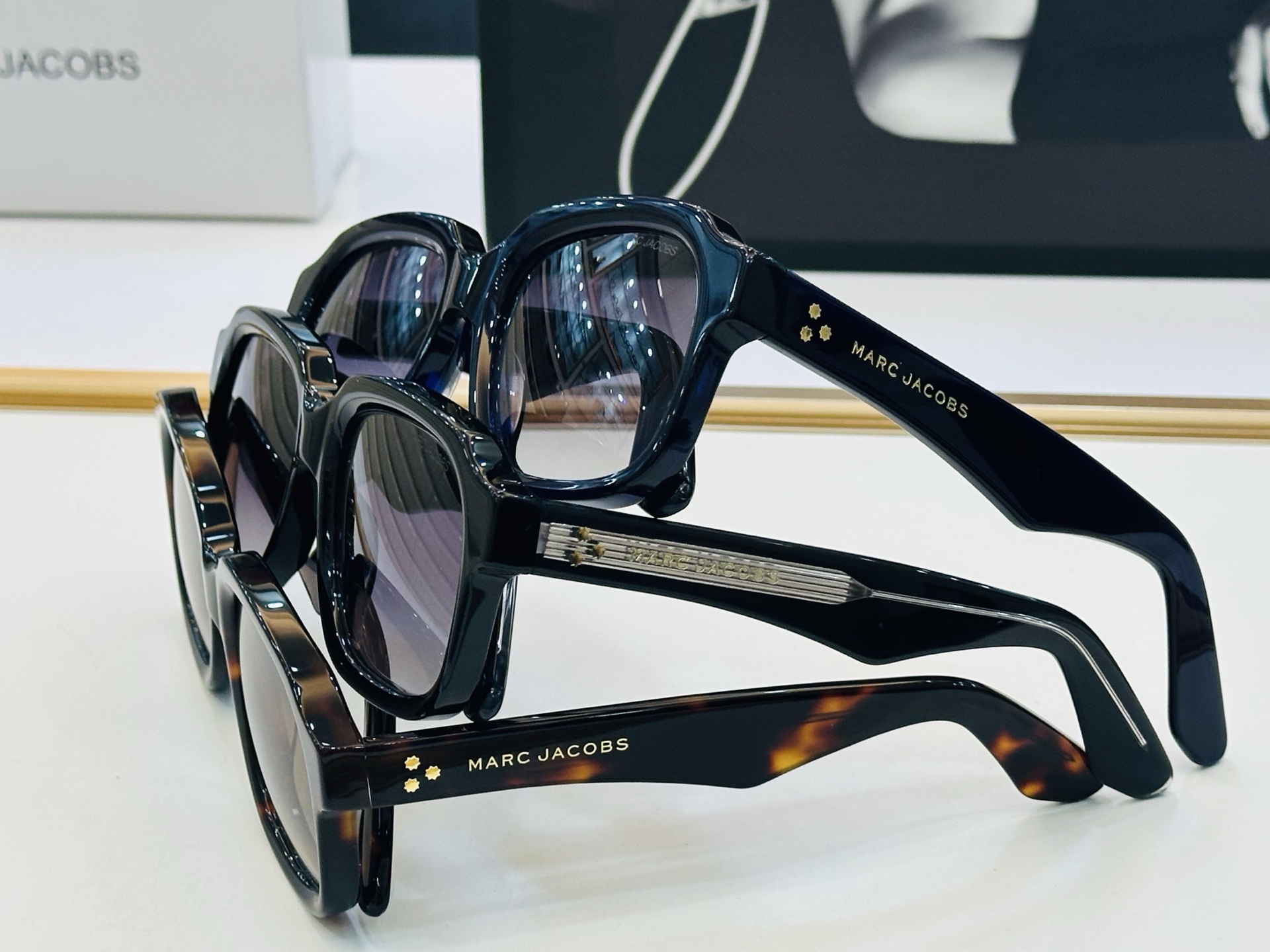 Marc jacobs 马杰家 MJ893 Size：55口19-145 采用今年流行的板材 Z完美设计