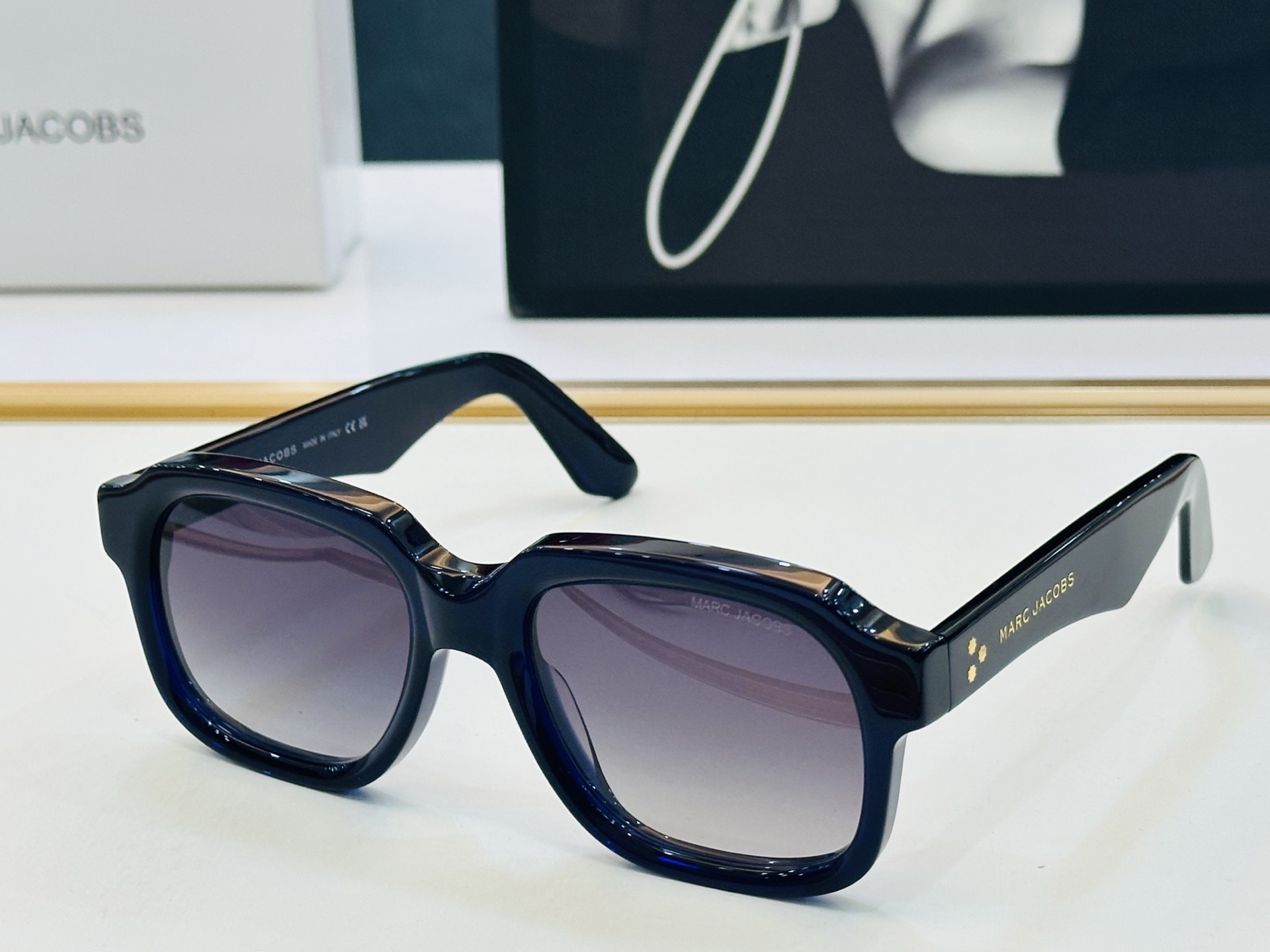 Marc jacobs 马杰家 MJ893 Size：55口19-145 采用今年流行的板材 Z完美设计