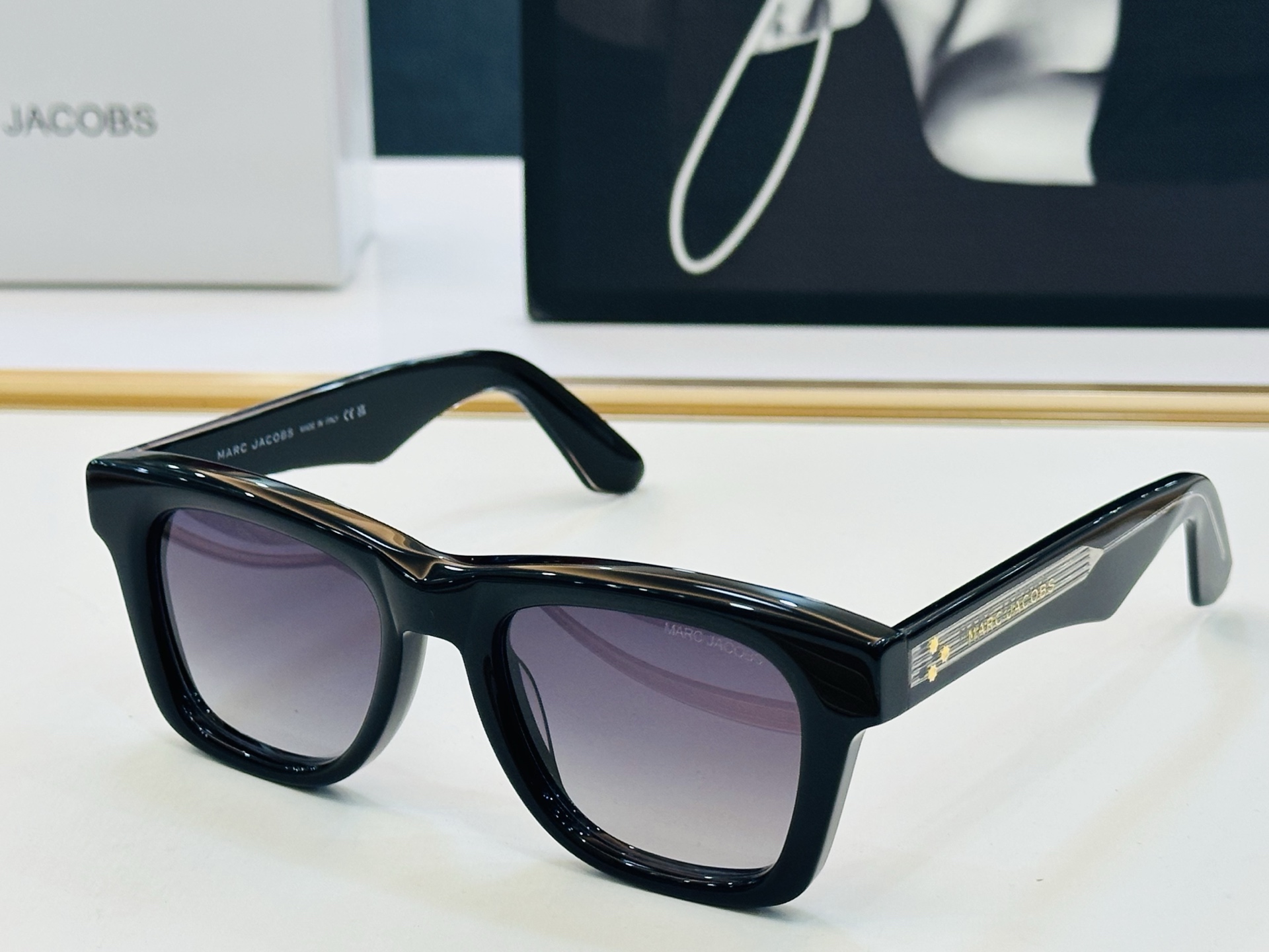 Marc jacobs 马杰家 MJ895 Size：54口20-145 采用今年流行的板材 Z完美设计