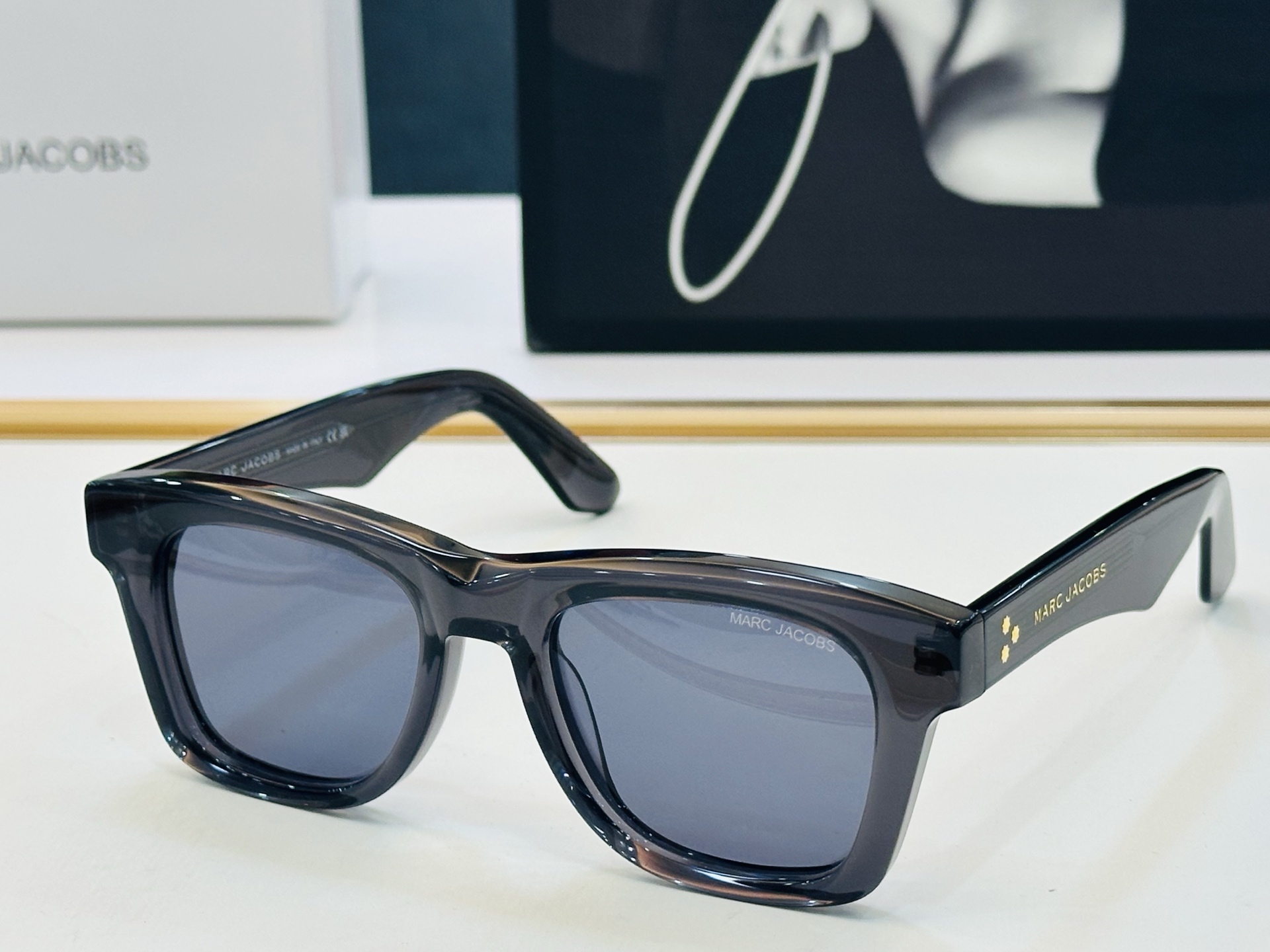 Marc jacobs 马杰家 MJ895 Size：54口20-145 采用今年流行的板材 Z完美设计