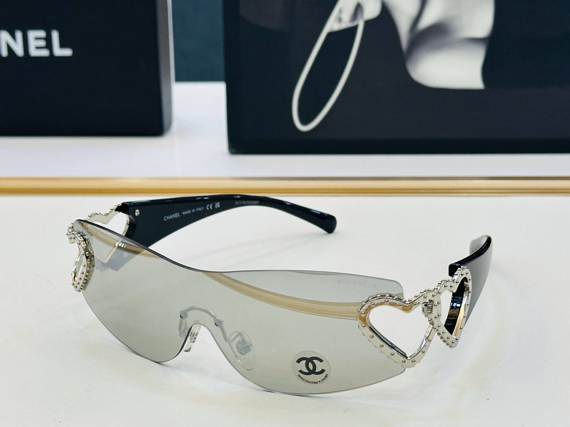 CHANE*香家 CH4083 SIZE：134口130 潮流爆款 太阳镜 😍😍高品质 佩戴舒适 F 墨