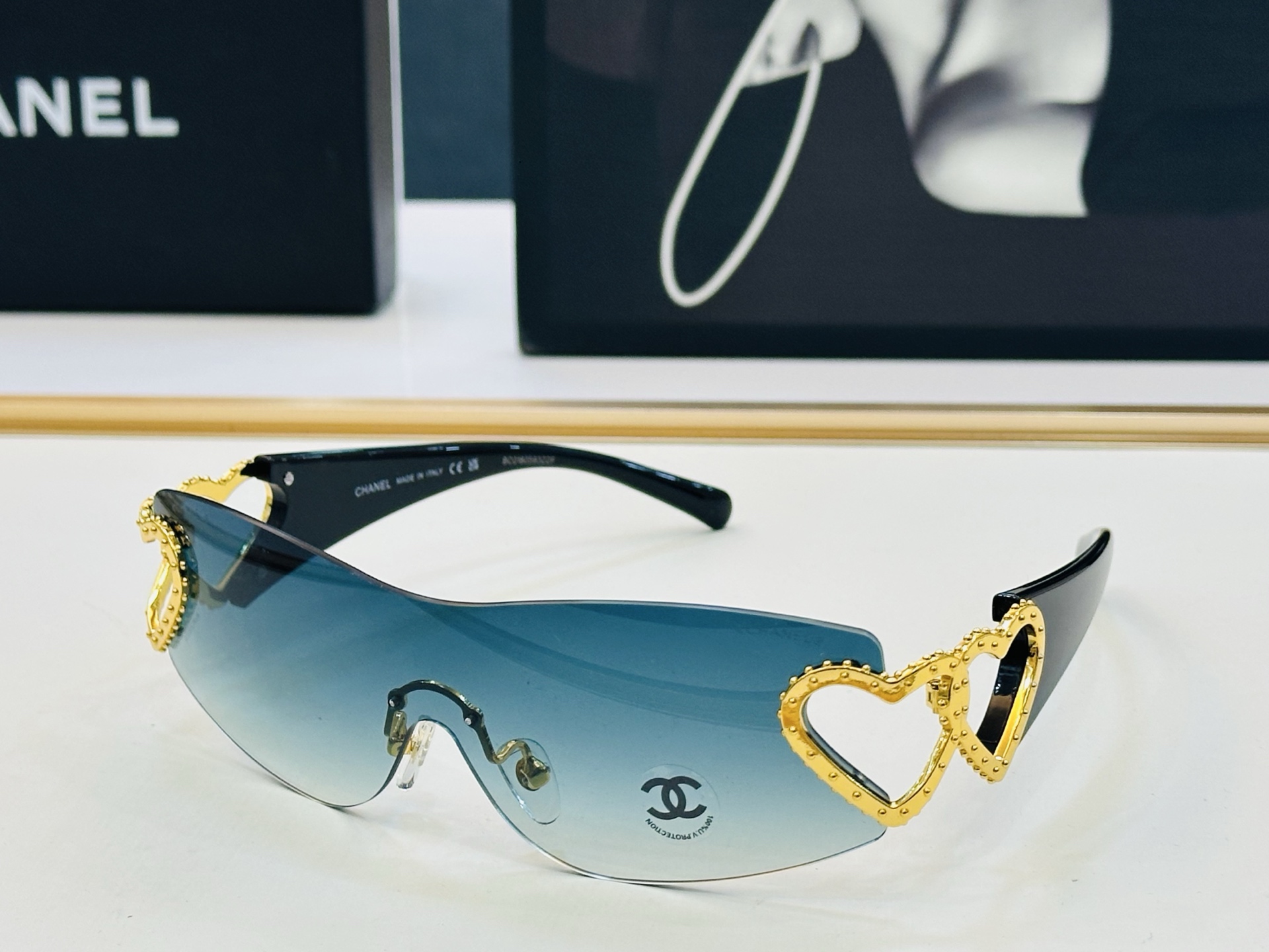 CHANE*香家 CH4083 SIZE：134口130 潮流爆款 太阳镜 😍😍高品质 佩戴舒适 F 墨