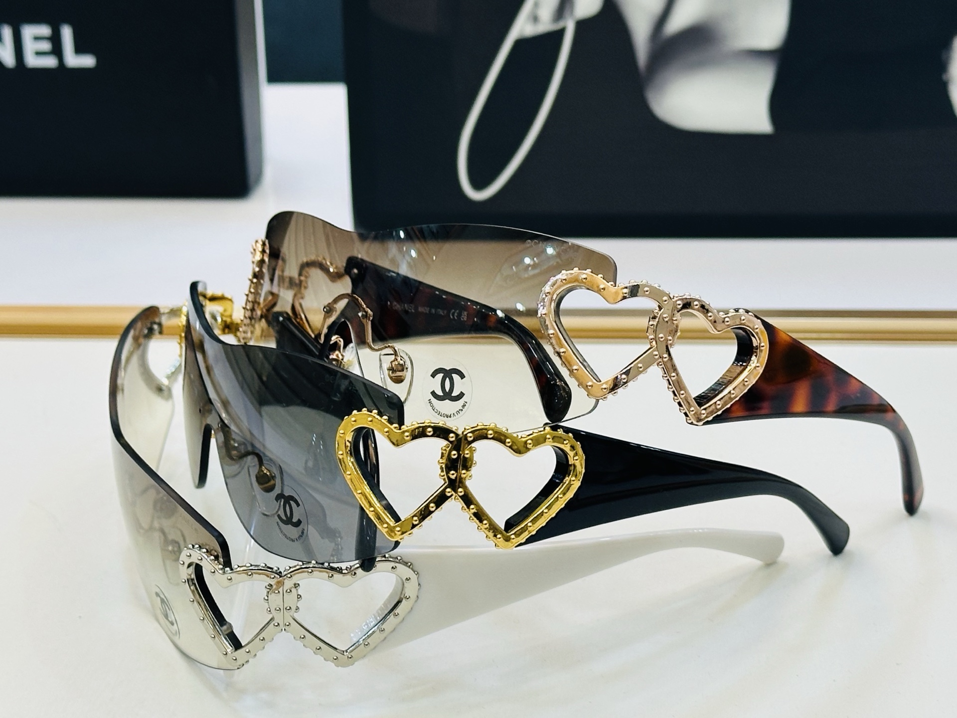 CHANE*香家 CH4083 SIZE：134口130 潮流爆款 太阳镜 😍😍高品质 佩戴舒适 F 墨