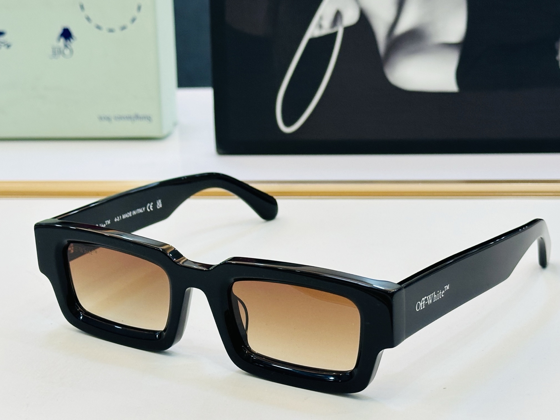 官网款 OFF WHITE MODEL:OERI089 SIZE: 50口24-145 时尚太阳镜 J潮