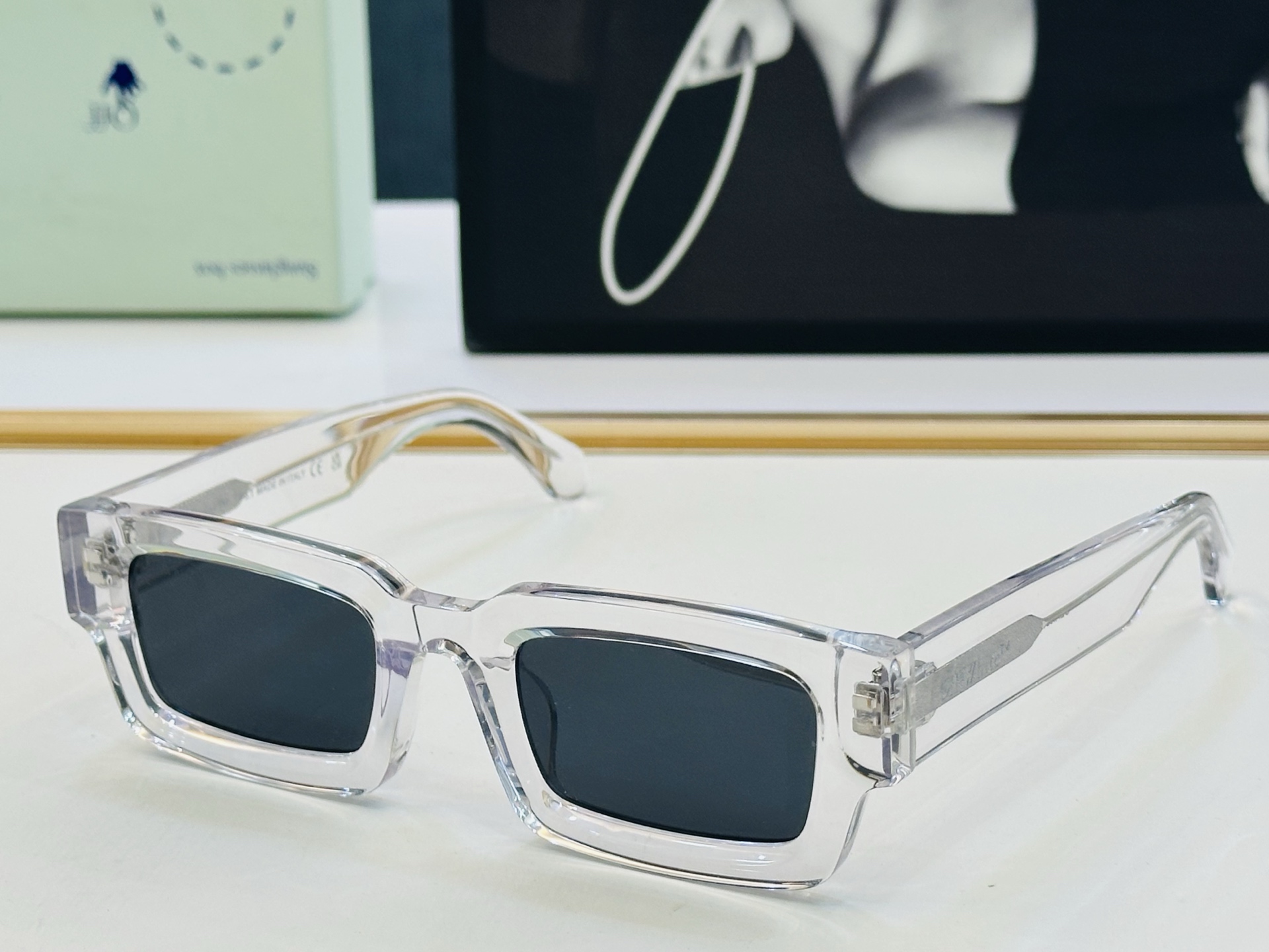 官网款 OFF WHITE MODEL:OERI089 SIZE: 50口24-145 时尚太阳镜 J潮