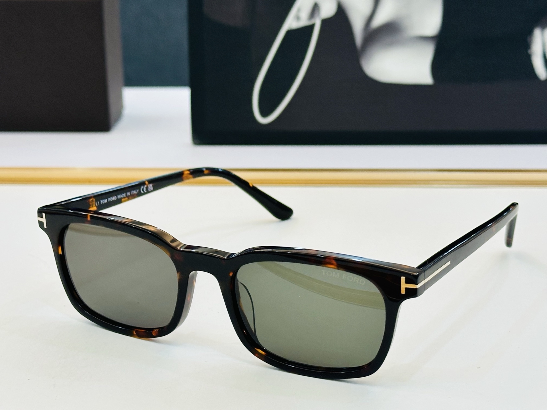 🔺TOM FOR*🔻 汤姆家 官网新款 FT1300 Size：53口19-145 经典时尚 🔝L采用时