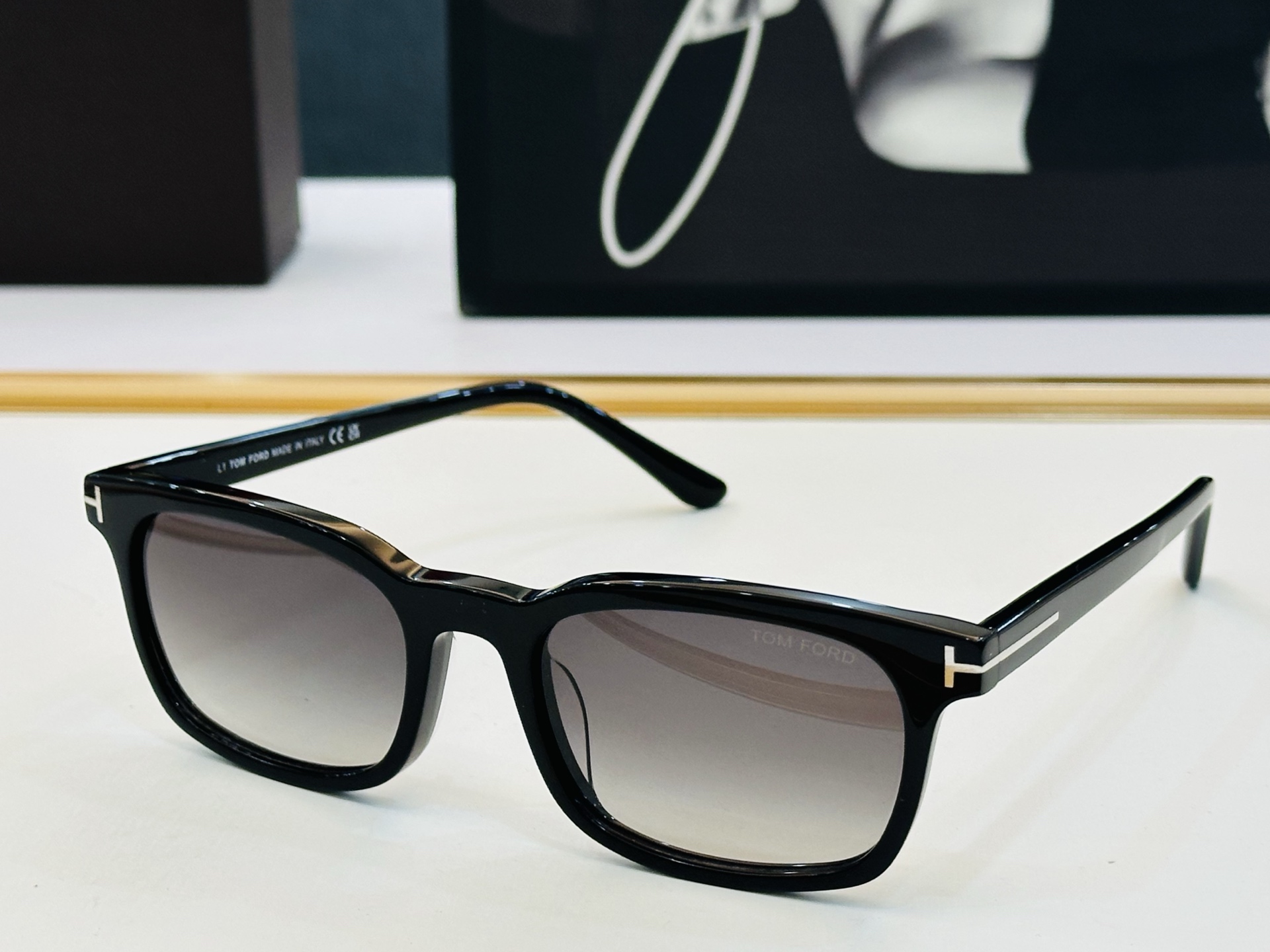 🔺TOM FOR*🔻 汤姆家 官网新款 FT1300 Size：53口19-145 经典时尚 🔝L采用时