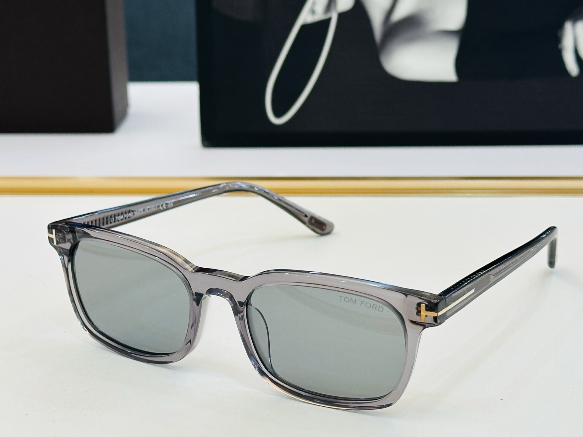 🔺TOM FOR*🔻 汤姆家 官网新款 FT1300 Size：53口19-145 经典时尚 🔝L采用时