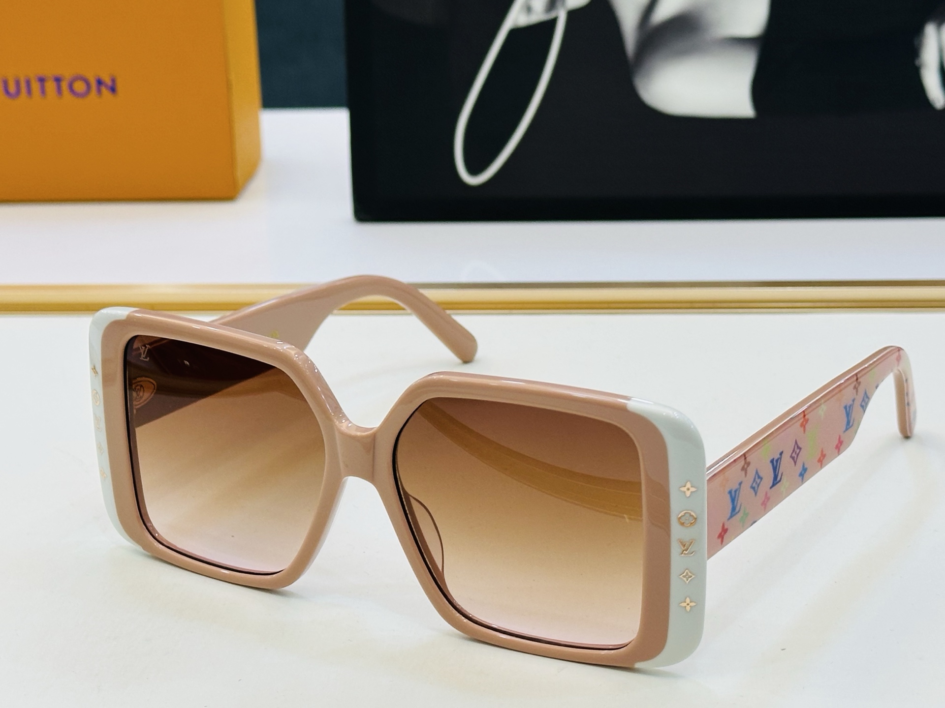 路易家 🎩Z2095W Size：56口15-148 充满活力的 展现独特个性🌟展现大气的你 b高品质 