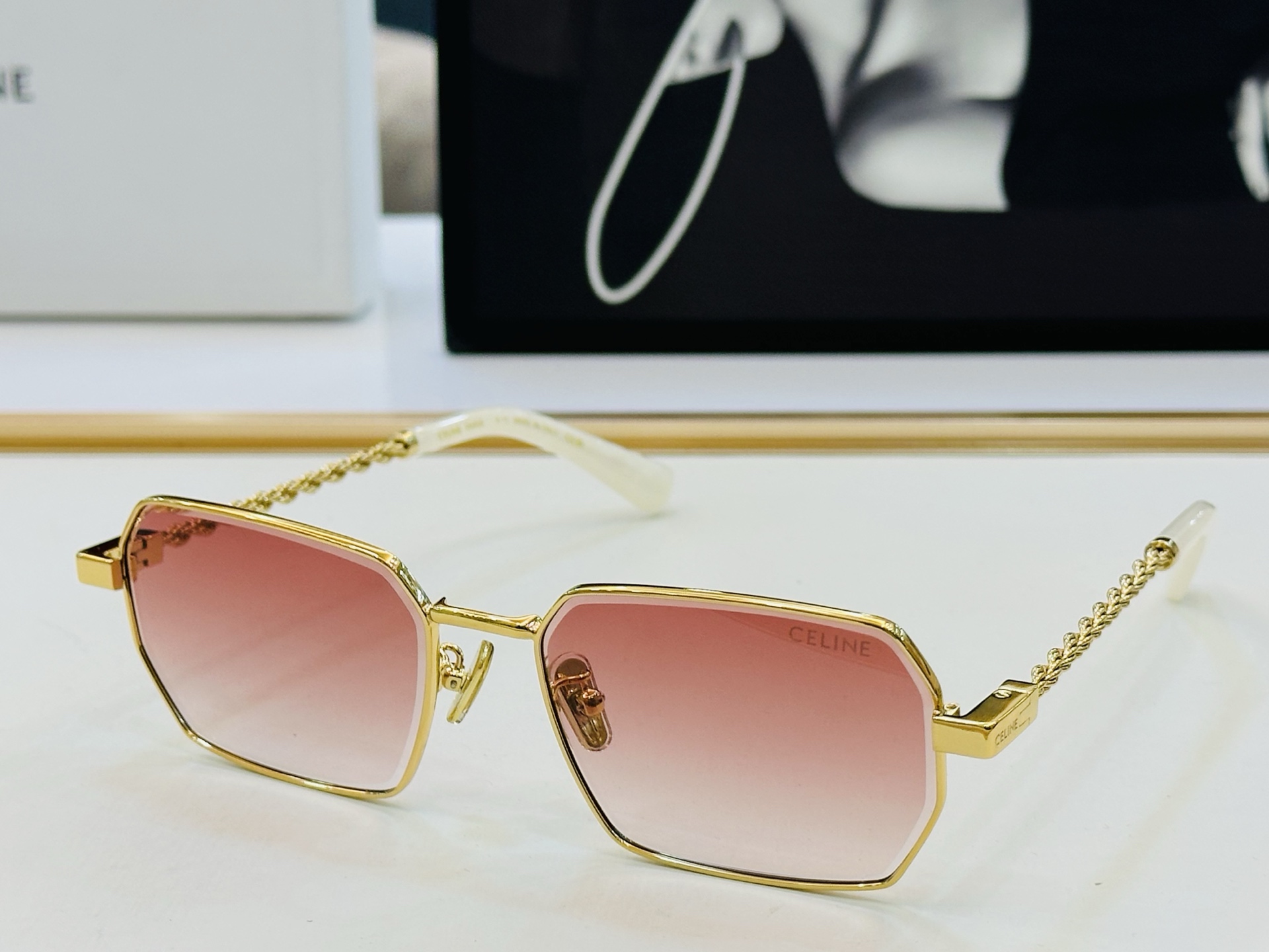 【CELINE】赛琳 CL42127U Size：59口18-145 一直热销的款式 欧美风 光泽度好 