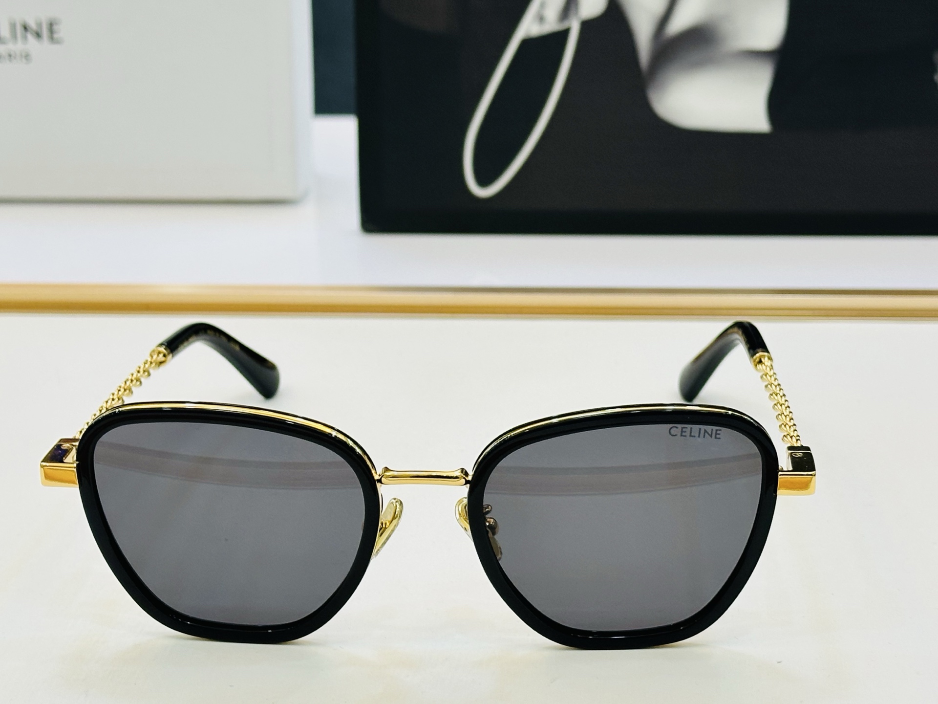 【CELINE】赛琳 CL42125U Size：56口22-145 一直热销的款式 欧美风 光泽度好 