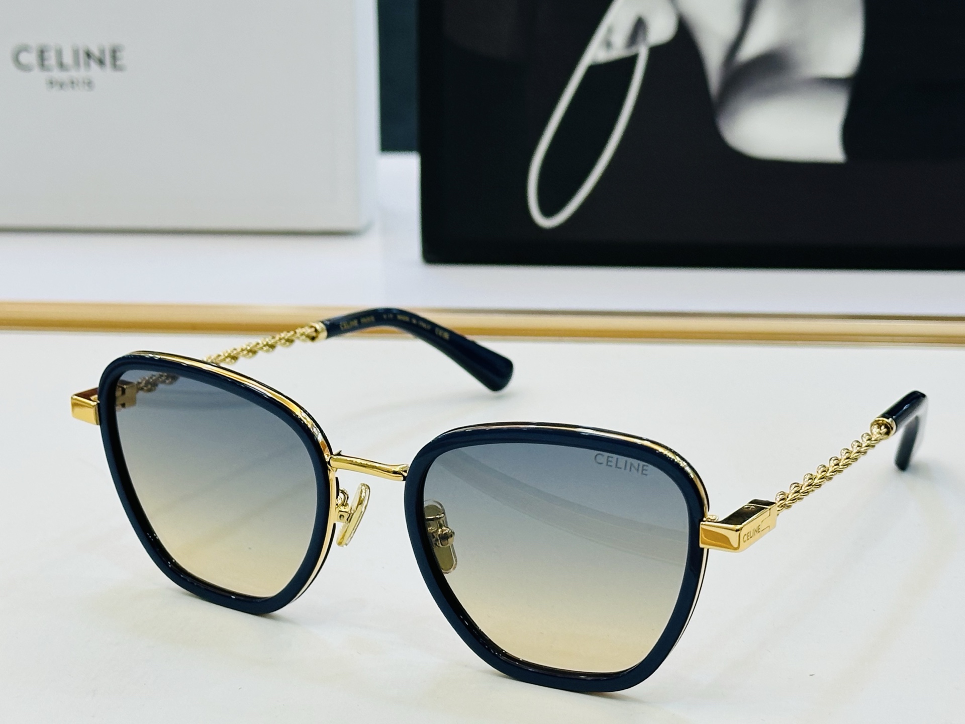 【CELINE】赛琳 CL42125U Size：56口22-145 一直热销的款式 欧美风 光泽度好 