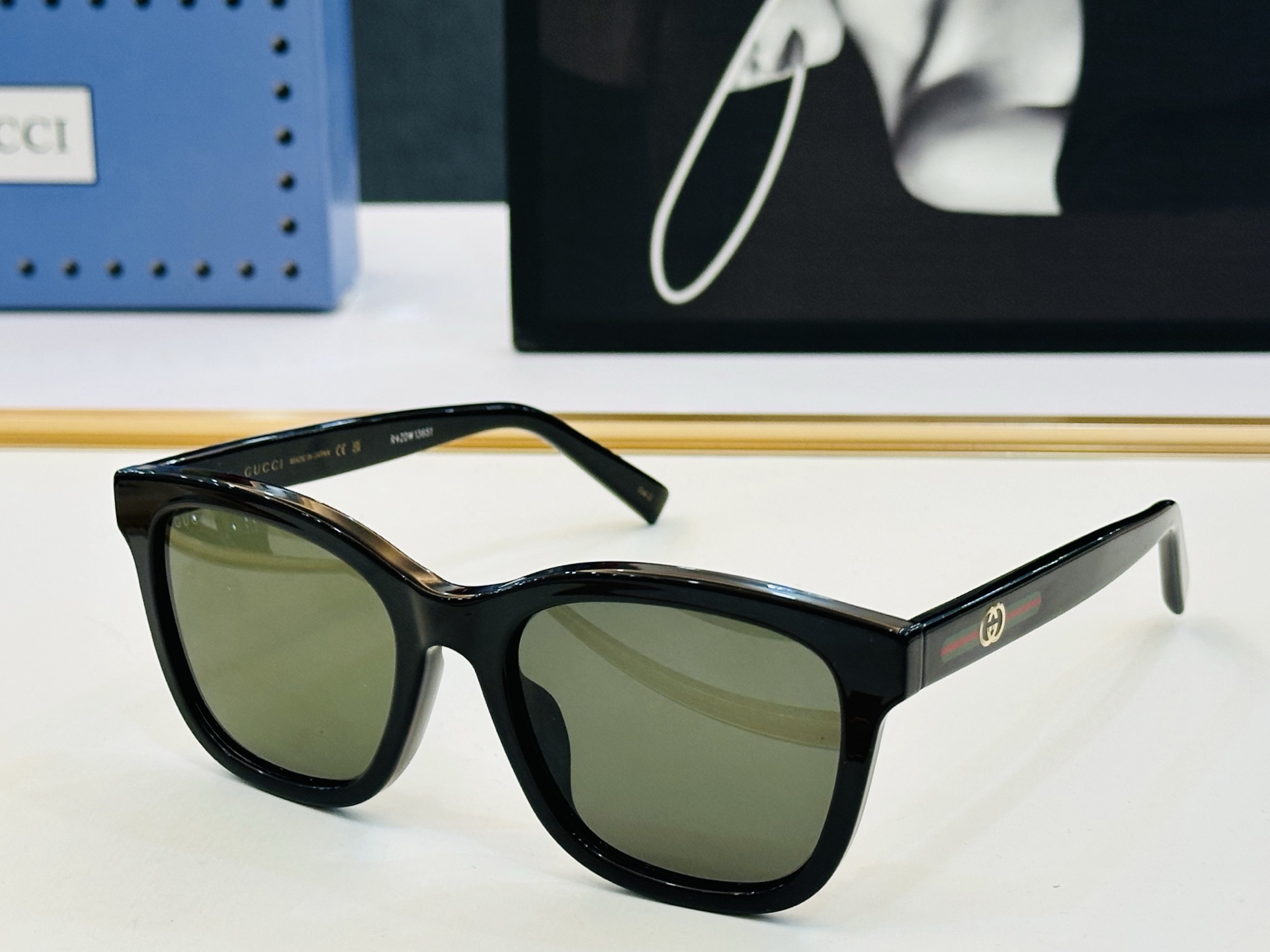 GUCC* 古家 GG1984SK 🐝🐝系列 Size：55口19-145 🍁🍁 W超绝品质 。