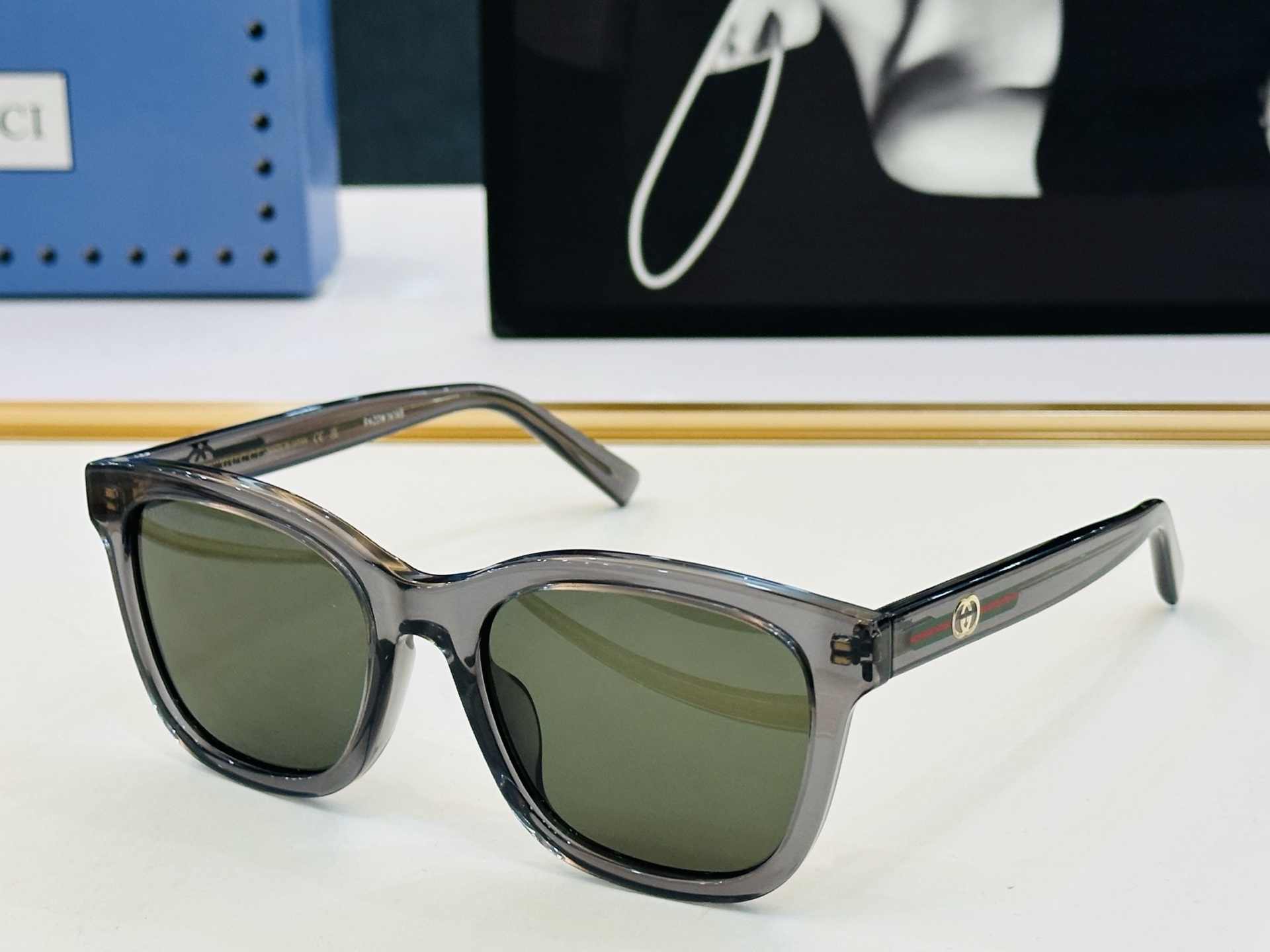 GUCC* 古家 GG1984SK 🐝🐝系列 Size：55口19-145 🍁🍁 W超绝品质 。