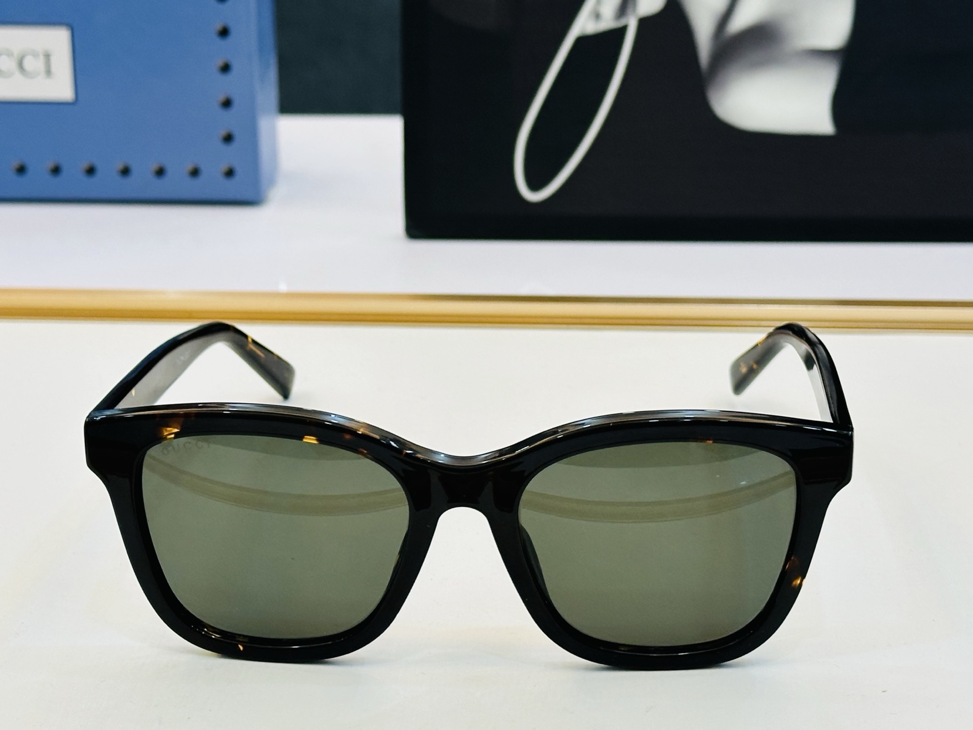 GUCC* 古家 GG1984SK 🐝🐝系列 Size：55口19-145 🍁🍁 W超绝品质 。