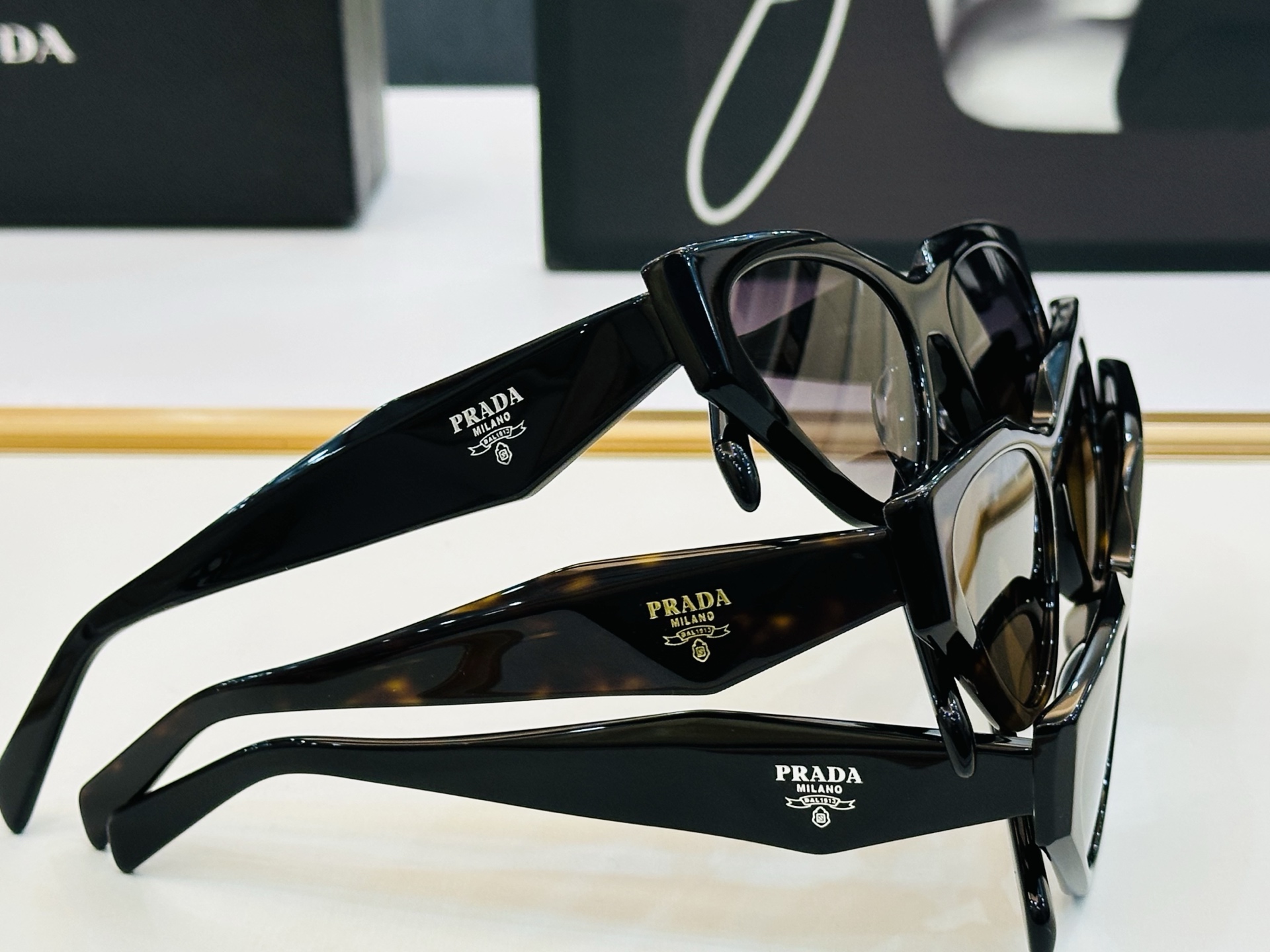 🔺PRAD*🔻普家 SPR C07V Size：54口18-145 眼镜系列堪称精湛制作 彰显独特个 一