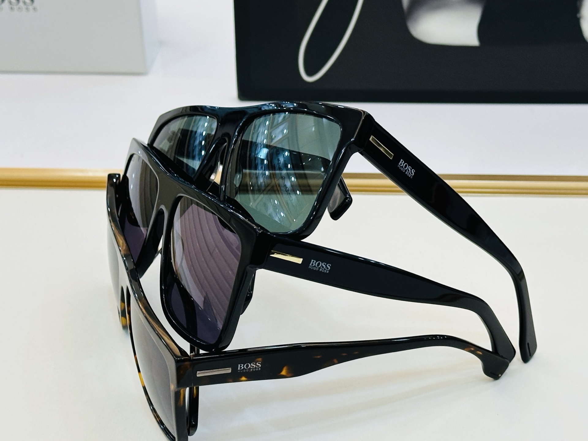 🆕 BOSS 1440/S Size：59口17-150 🕶🕶💋💋👣👣 高品质 不挑脸 C经典不过时框型