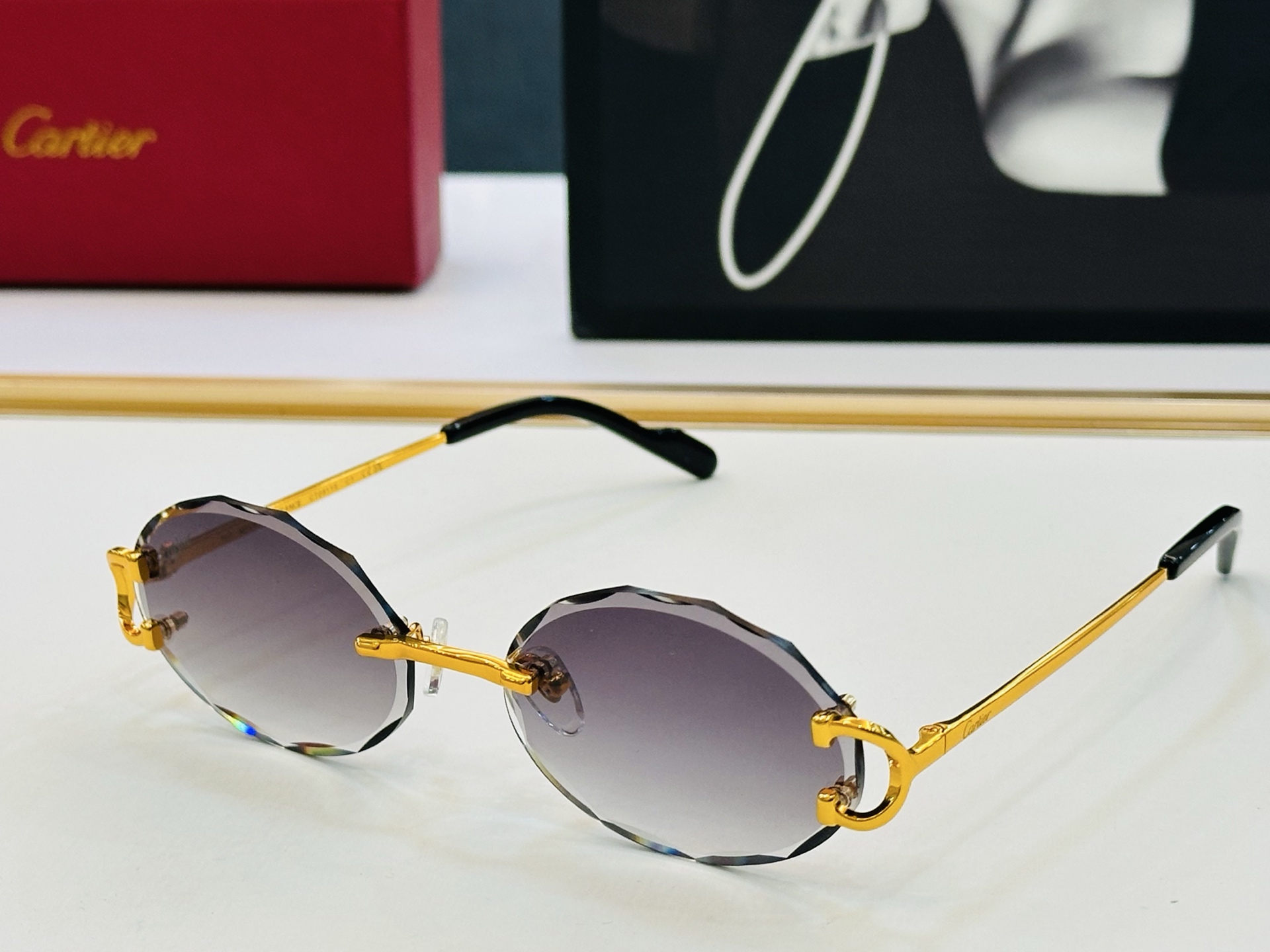 Cartie* 卡家 CT0911S 太阳镜 Size：56口17-140 工艺精湛气质十足！X男女同款