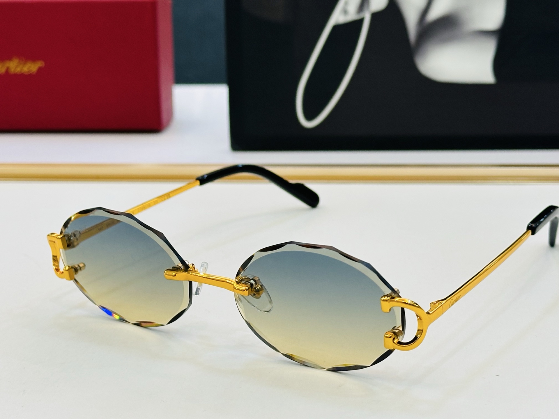 Cartie* 卡家 CT0911S 太阳镜 Size：56口17-140 工艺精湛气质十足！X男女同款