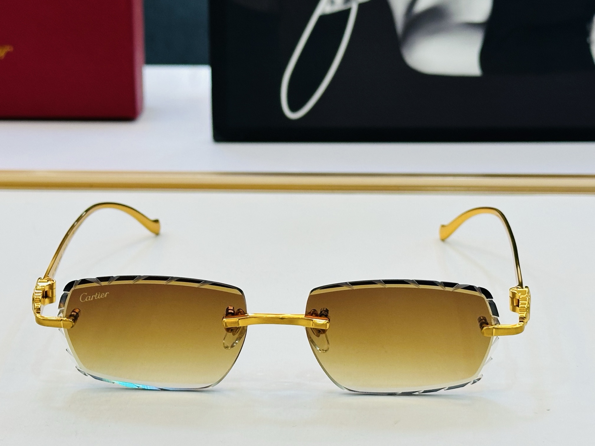 Cartie* 卡家 CT0913S 太阳镜 Size：57口17-135 工艺精湛气质十足！X男女同款