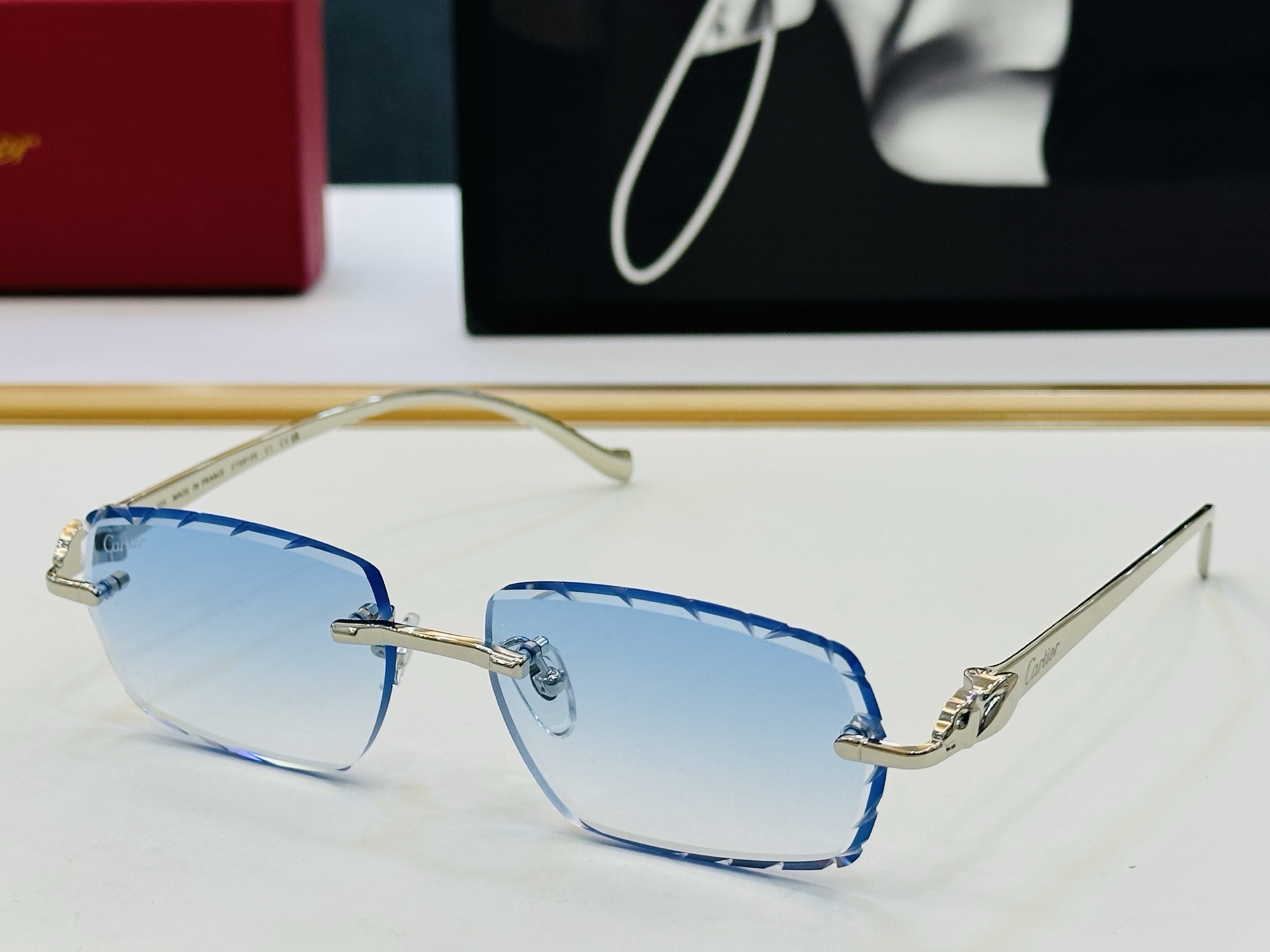 Cartie* 卡家 CT0913S 太阳镜 Size：57口17-135 工艺精湛气质十足！X男女同款
