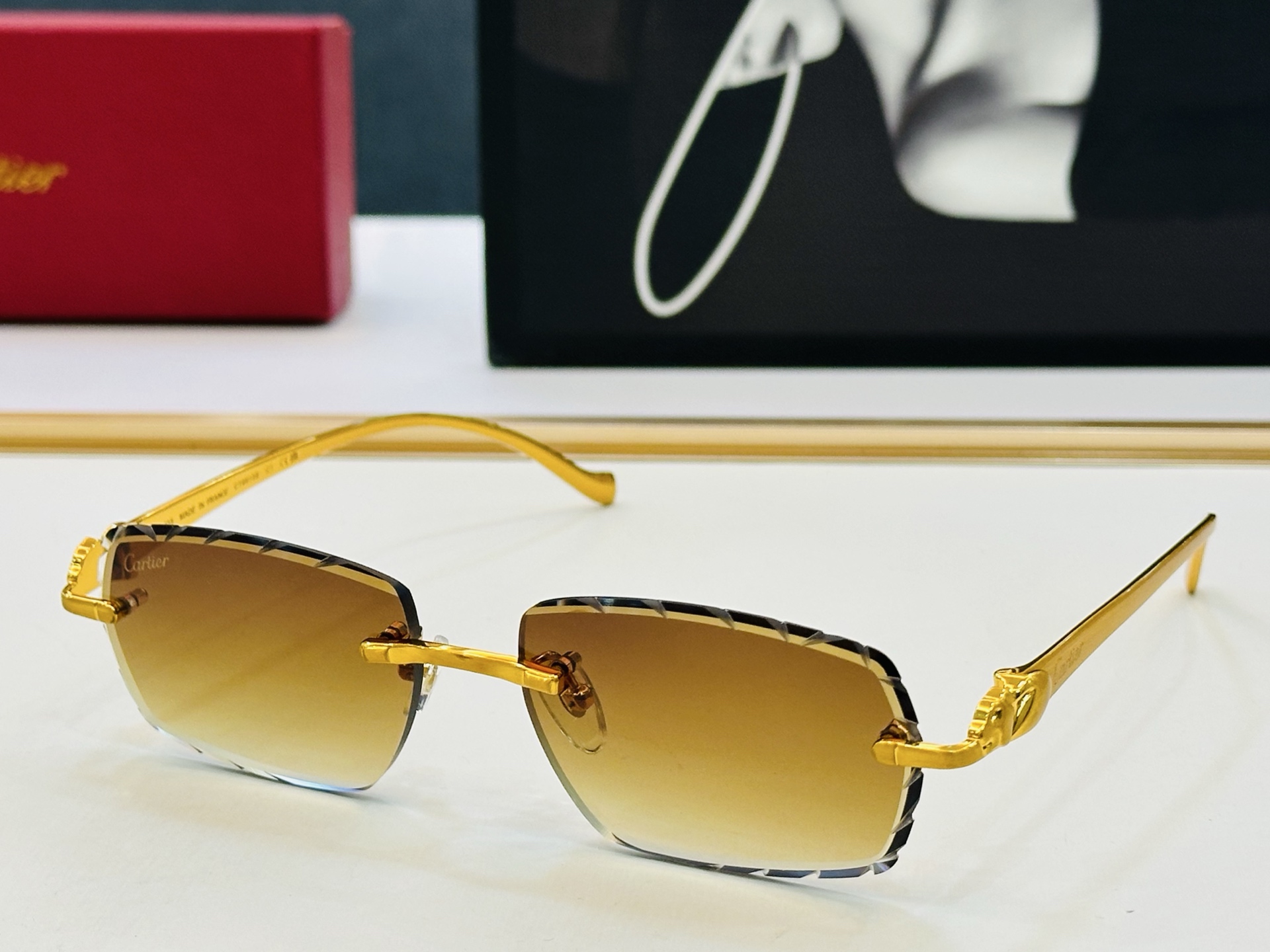 Cartie* 卡家 CT0913S 太阳镜 Size：57口17-135 工艺精湛气质十足！X男女同款
