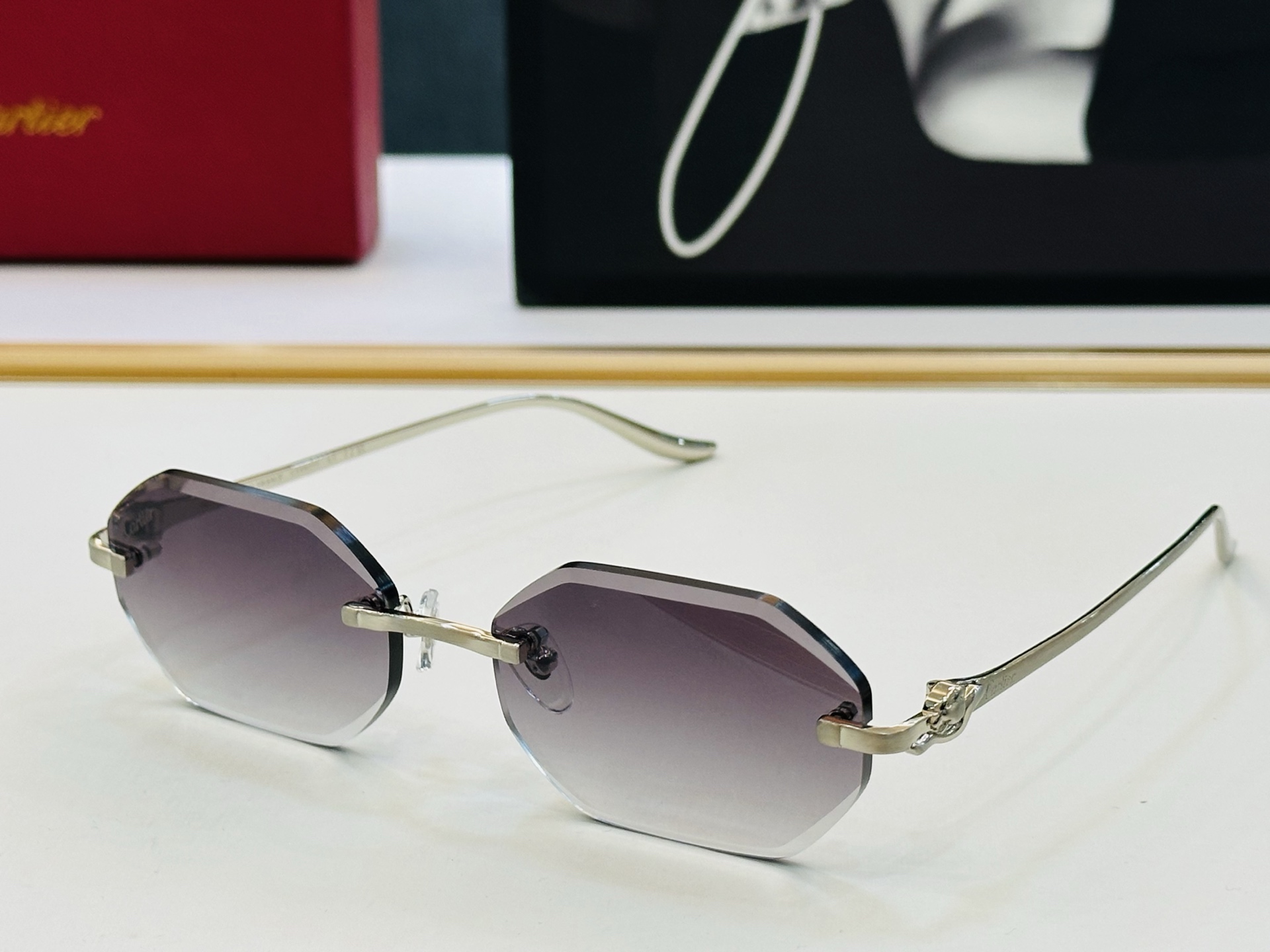 Cartie* 卡家 CT0922S 太阳镜 Size：57口18-142 工艺精湛气质十足！X男女同款