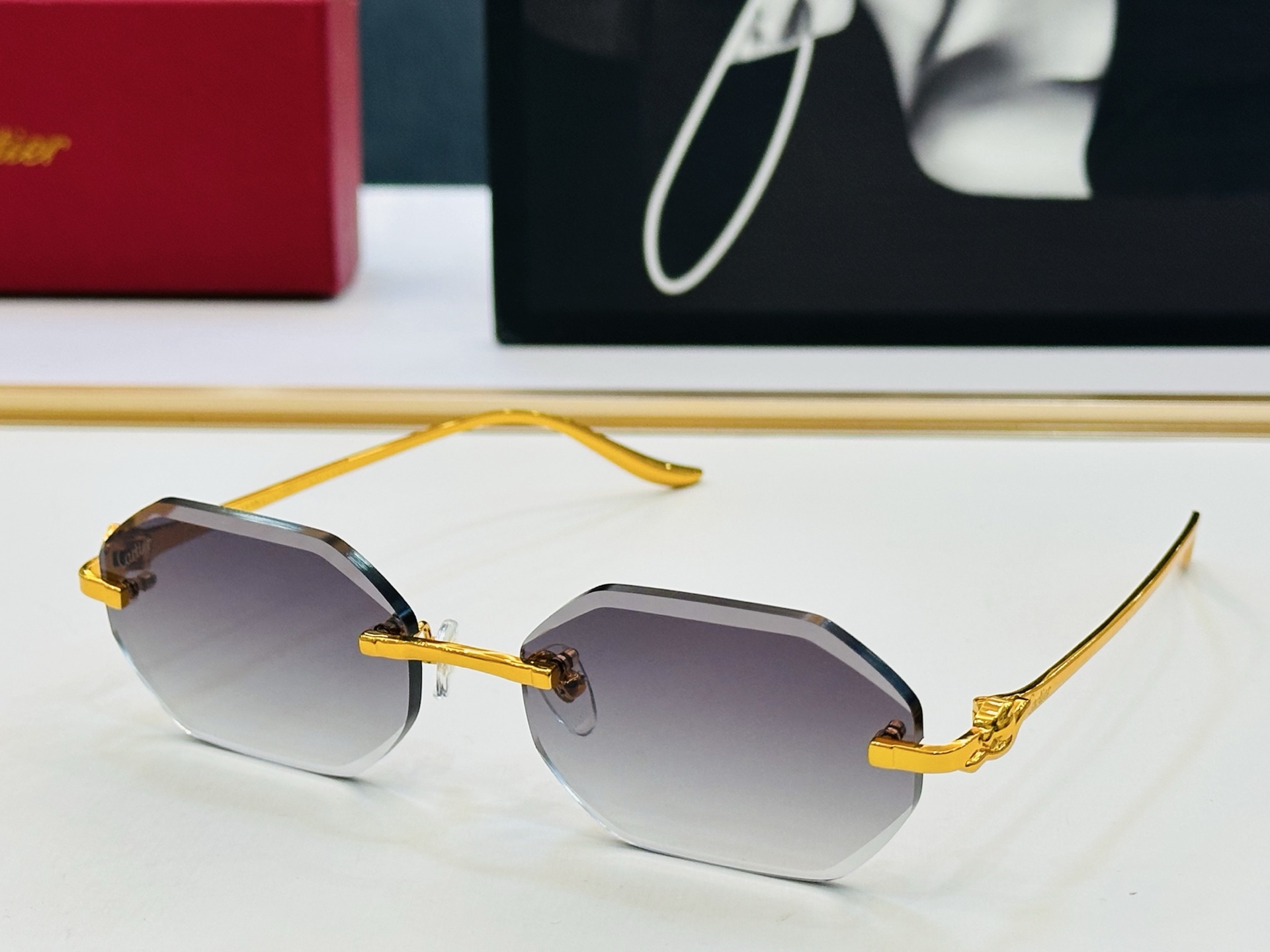 Cartie* 卡家 CT0922S 太阳镜 Size：57口18-142 工艺精湛气质十足！X男女同款