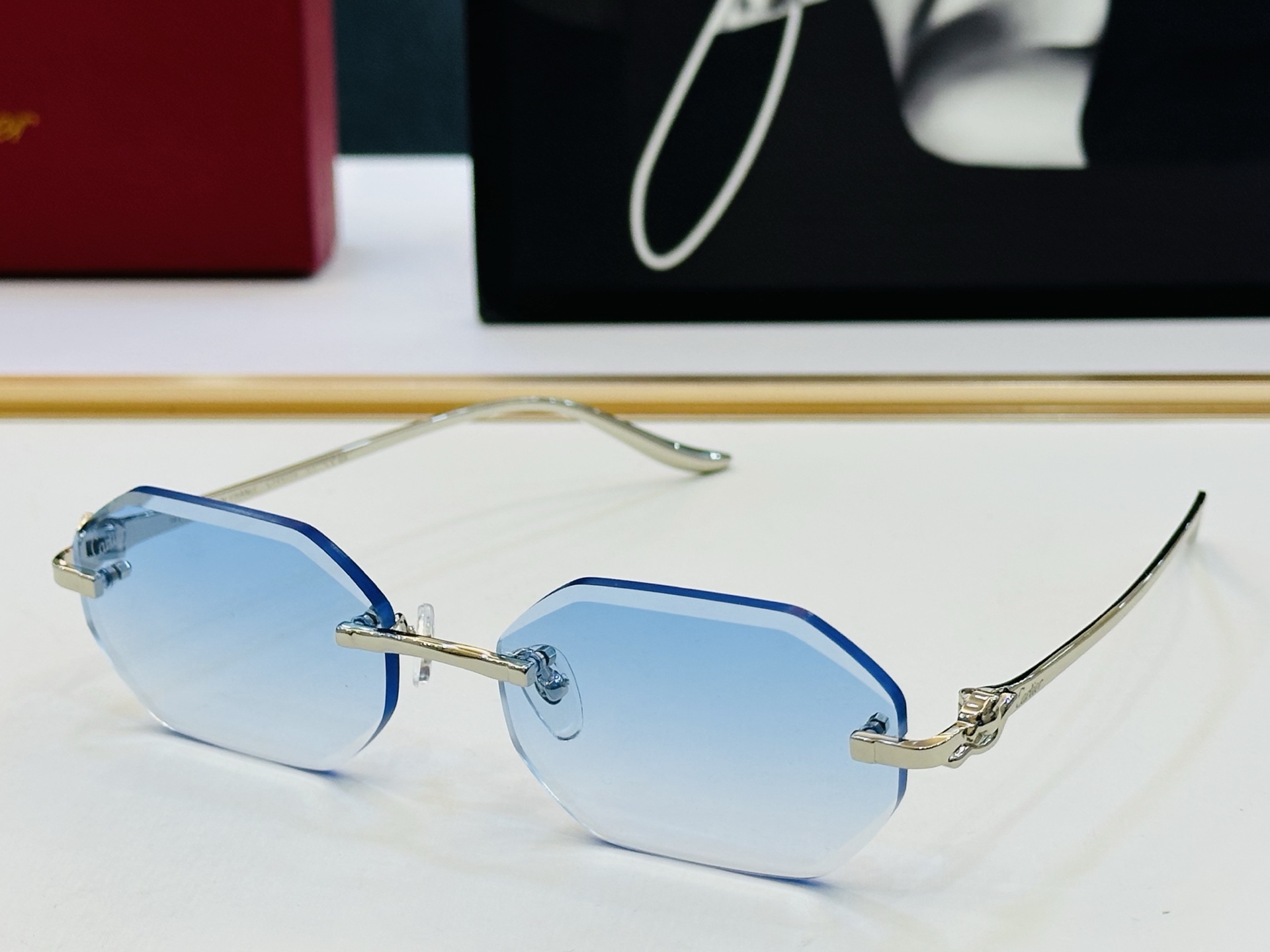 Cartie* 卡家 CT0922S 太阳镜 Size：57口18-142 工艺精湛气质十足！X男女同款