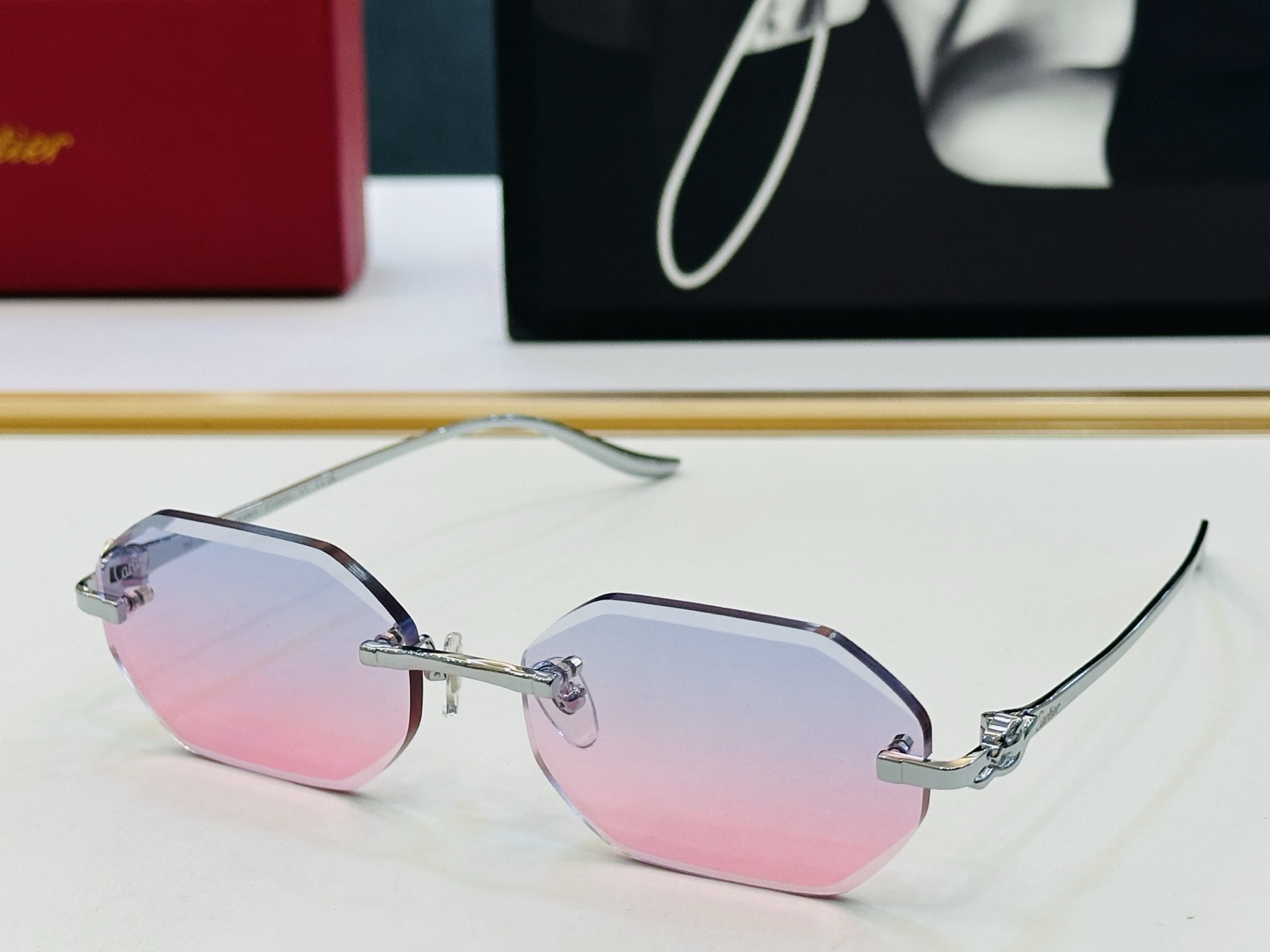 Cartie* 卡家 CT0922S 太阳镜 Size：57口18-142 工艺精湛气质十足！X男女同款