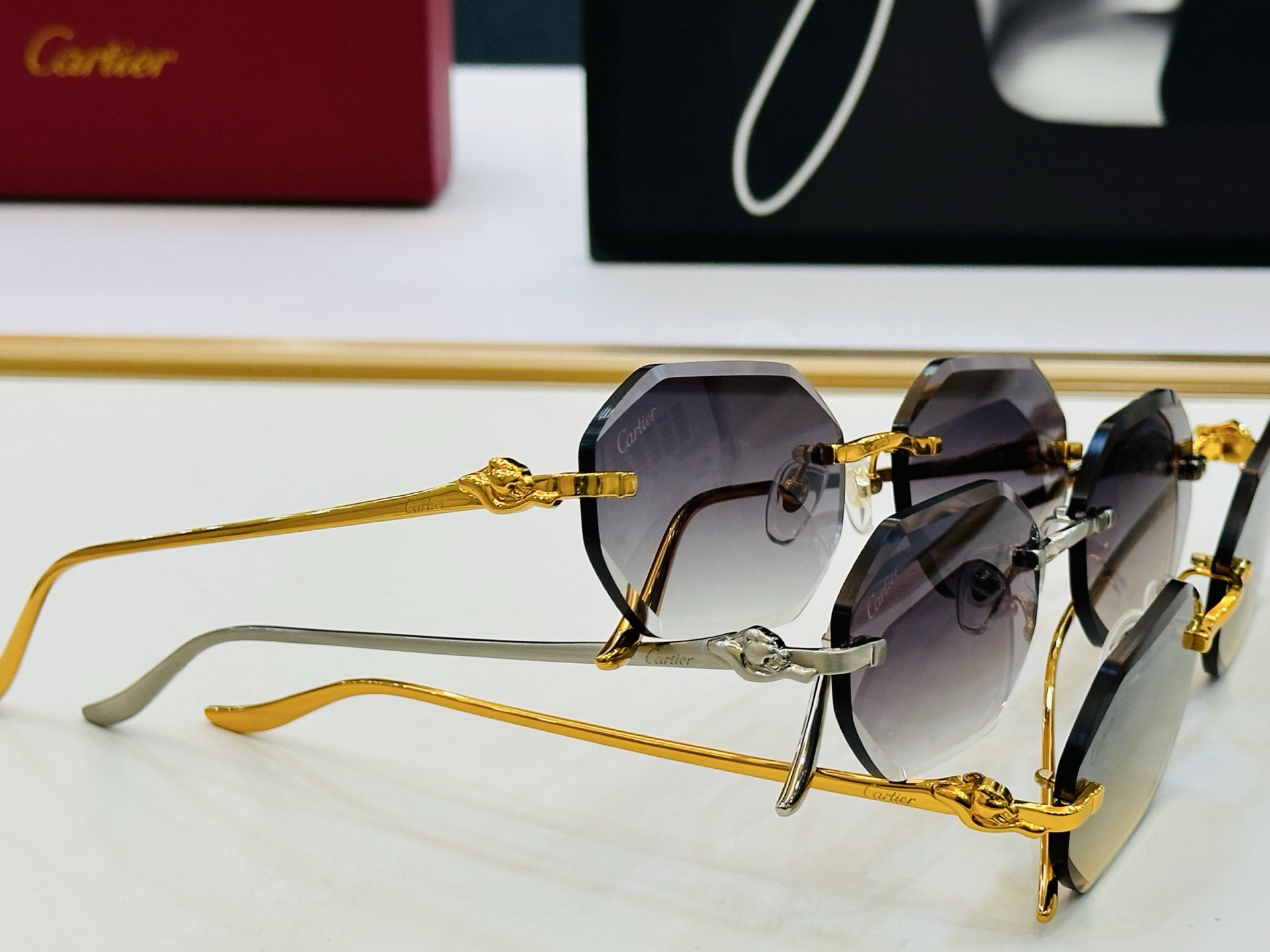 Cartie* 卡家 CT0922S 太阳镜 Size：57口18-142 工艺精湛气质十足！X男女同款
