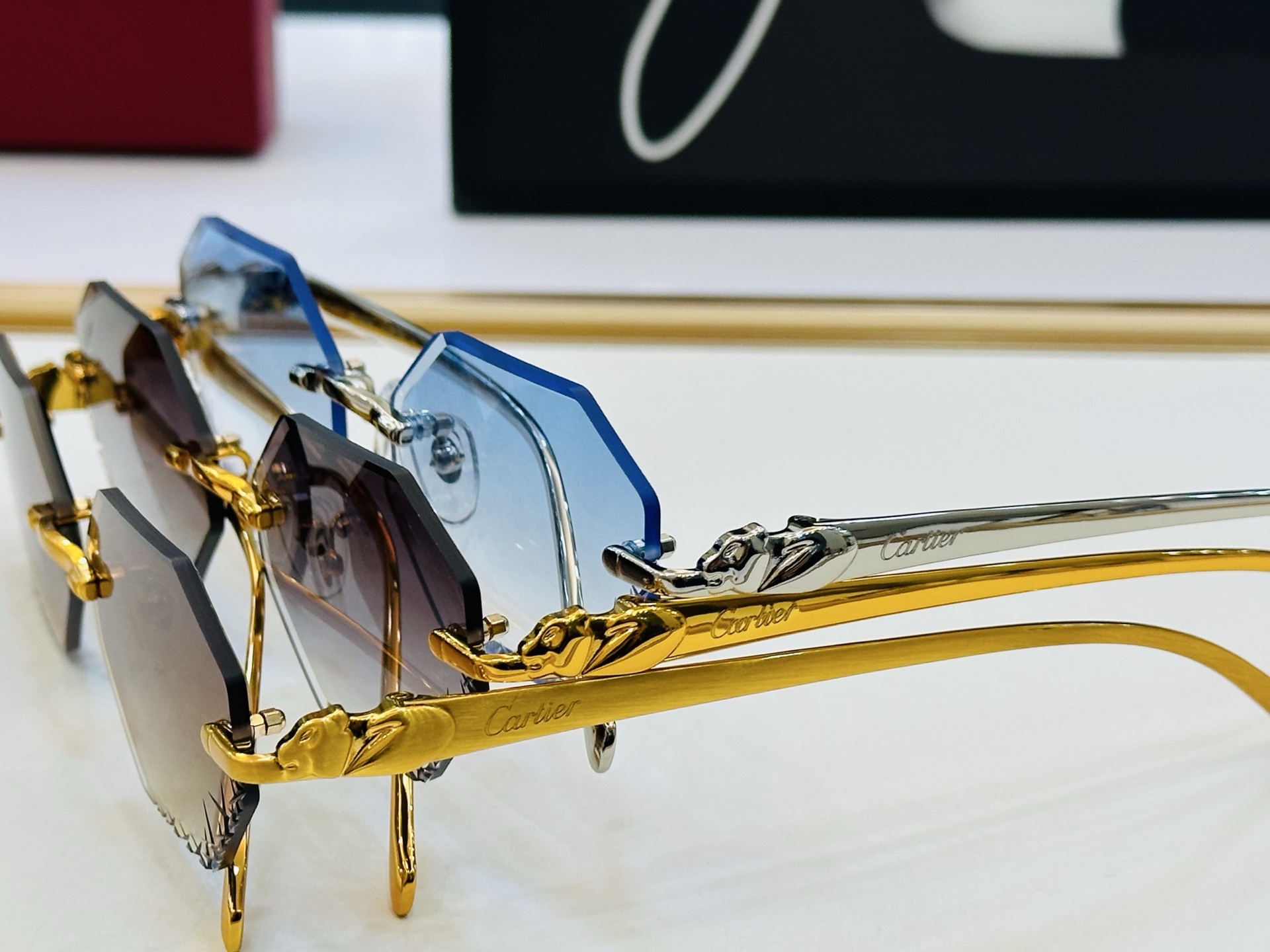 Cartie* 卡家 CT0914S 太阳镜 Size：57口17-135 工艺精湛气质十足！X男女同款