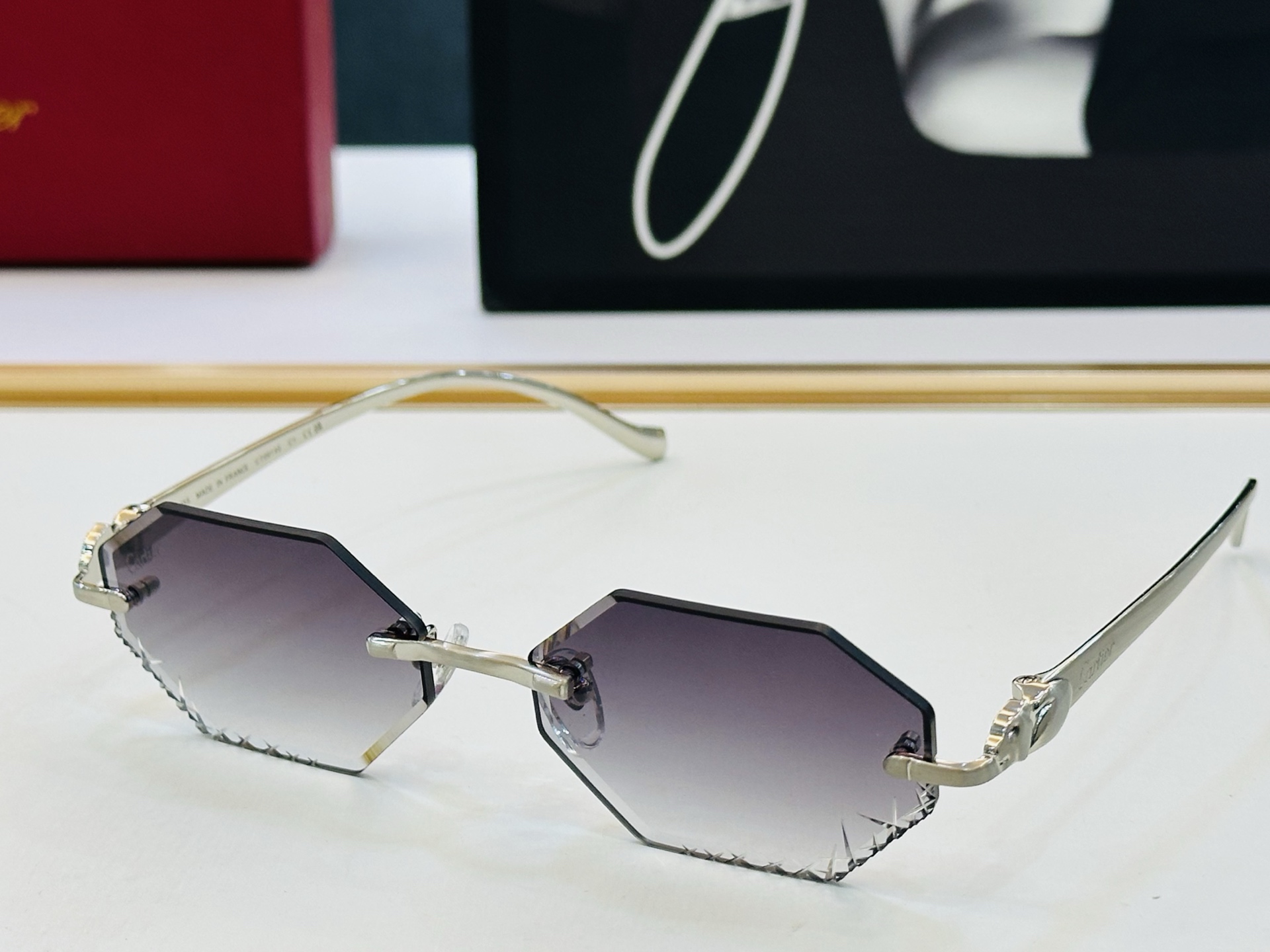 Cartie* 卡家 CT0914S 太阳镜 Size：57口17-135 工艺精湛气质十足！X男女同款