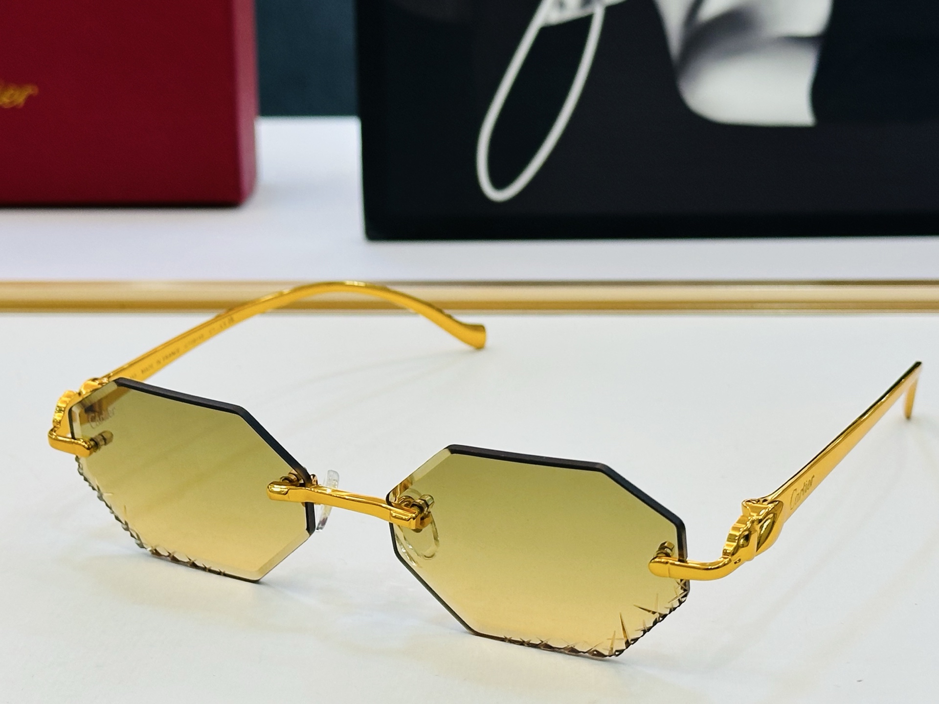 Cartie* 卡家 CT0914S 太阳镜 Size：57口17-135 工艺精湛气质十足！X男女同款