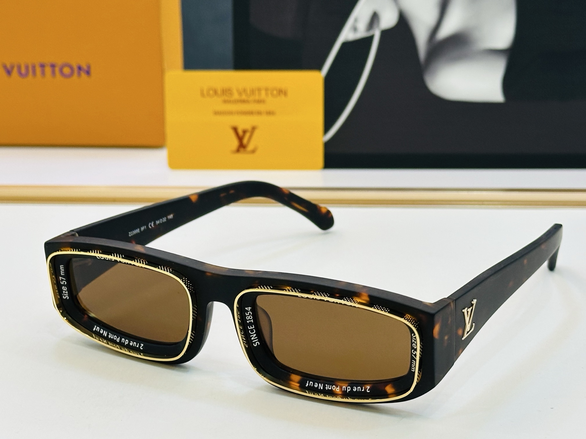 路易家 LOUIS *VUITON 原单高品质 Model: Z2388E 高端货 Size：54口22