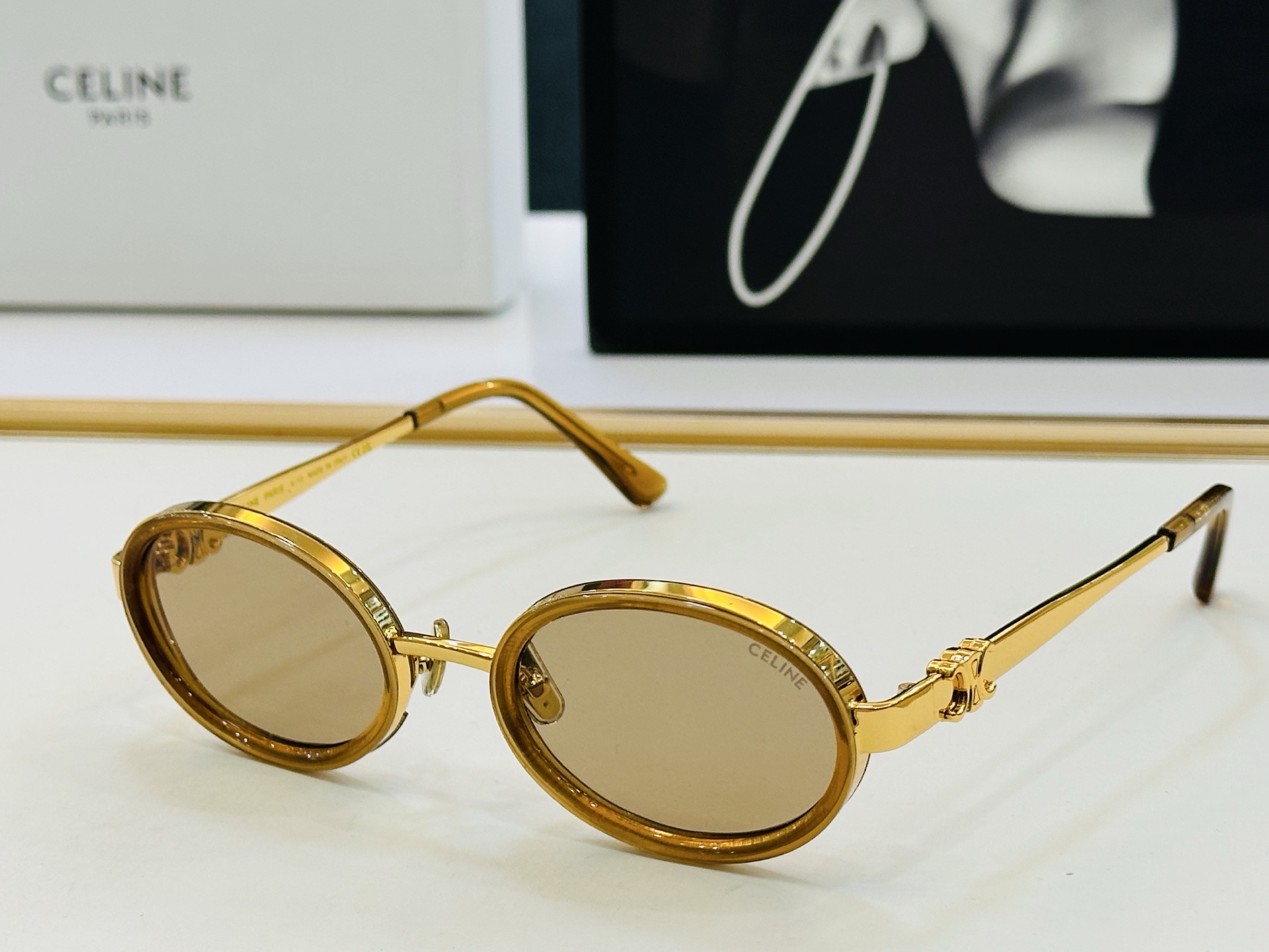 【CELINE】赛琳 CL42138U Size：52口22-143 一直热销的款式，欧美风 光泽度好 