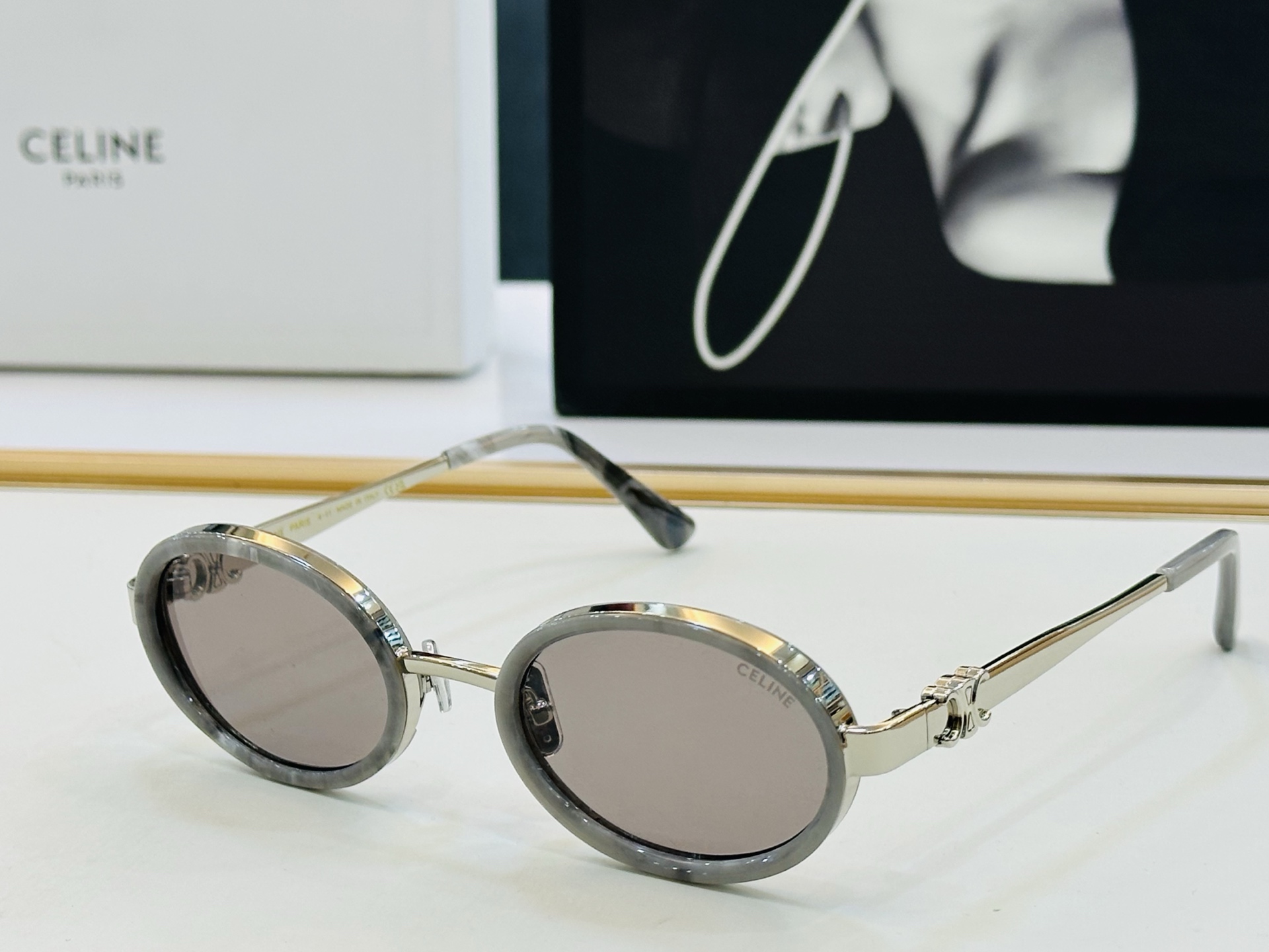 【CELINE】赛琳 CL42138U Size：52口22-143 一直热销的款式，欧美风 光泽度好 