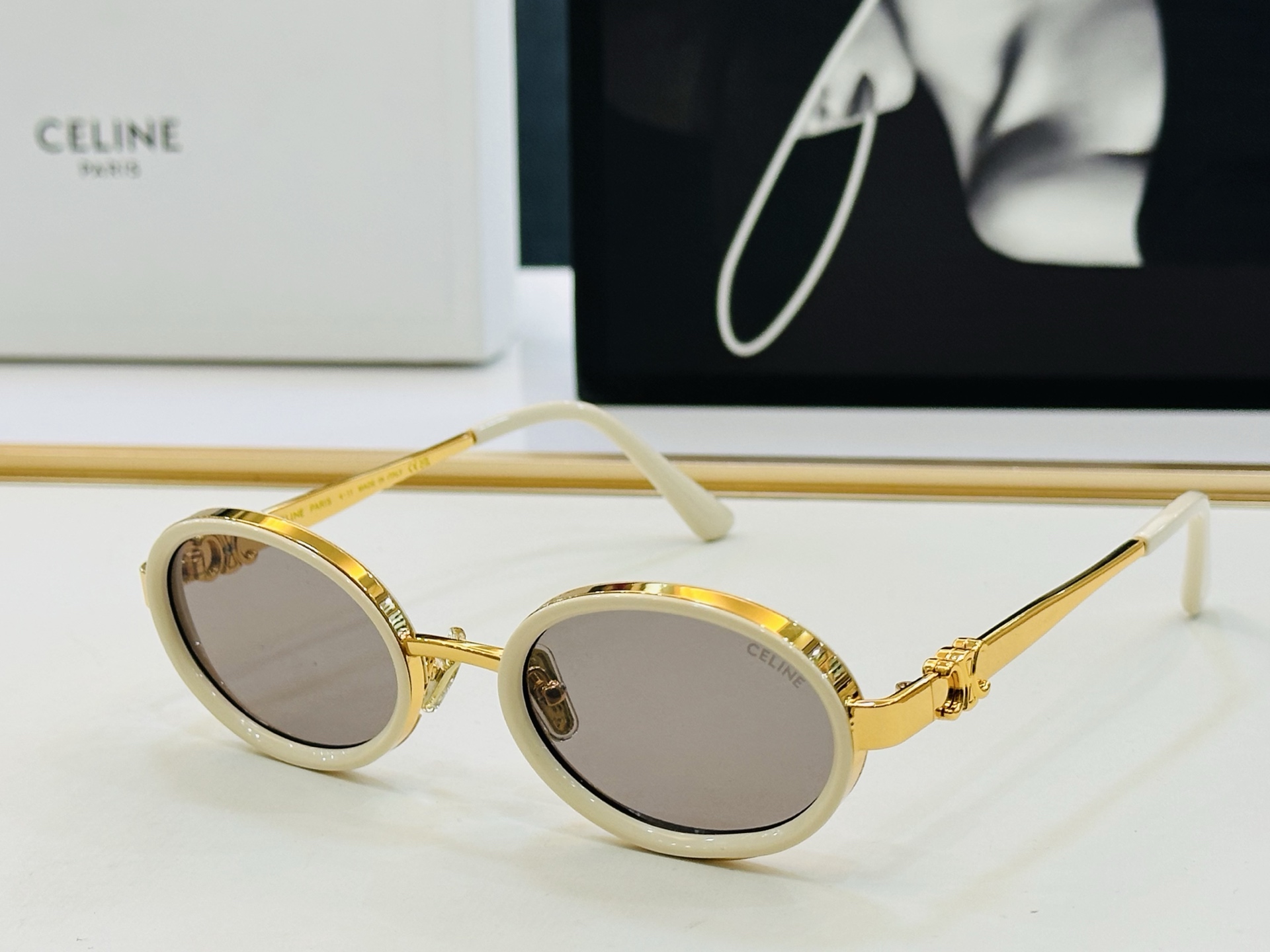 【CELINE】赛琳 CL42138U Size：52口22-143 一直热销的款式，欧美风 光泽度好 