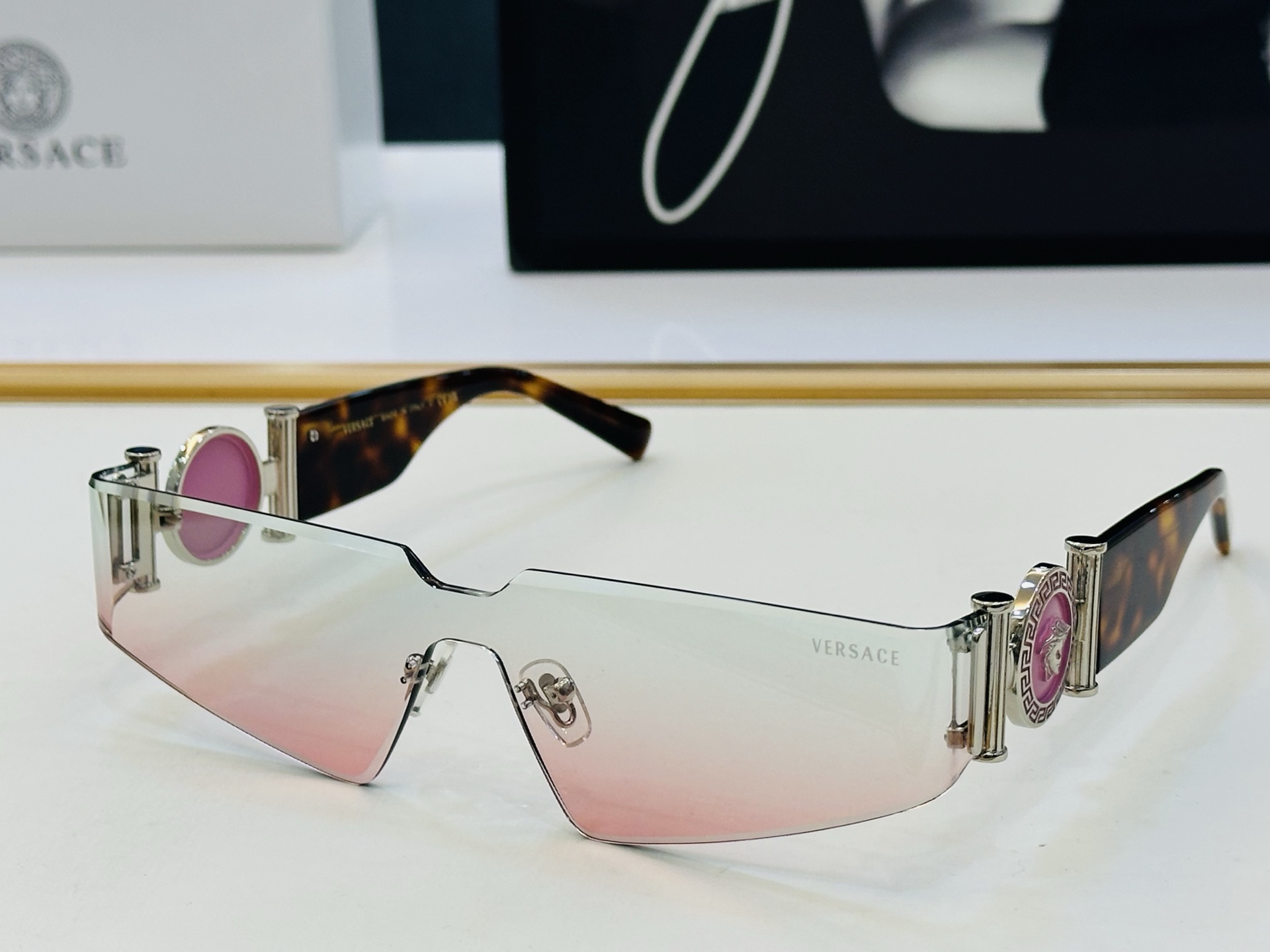 🎉🎉范思家 VERSACE✨✨✨MODEL：VE6825 ✨✨✨SIZE：151口0-138 ✨XL有范