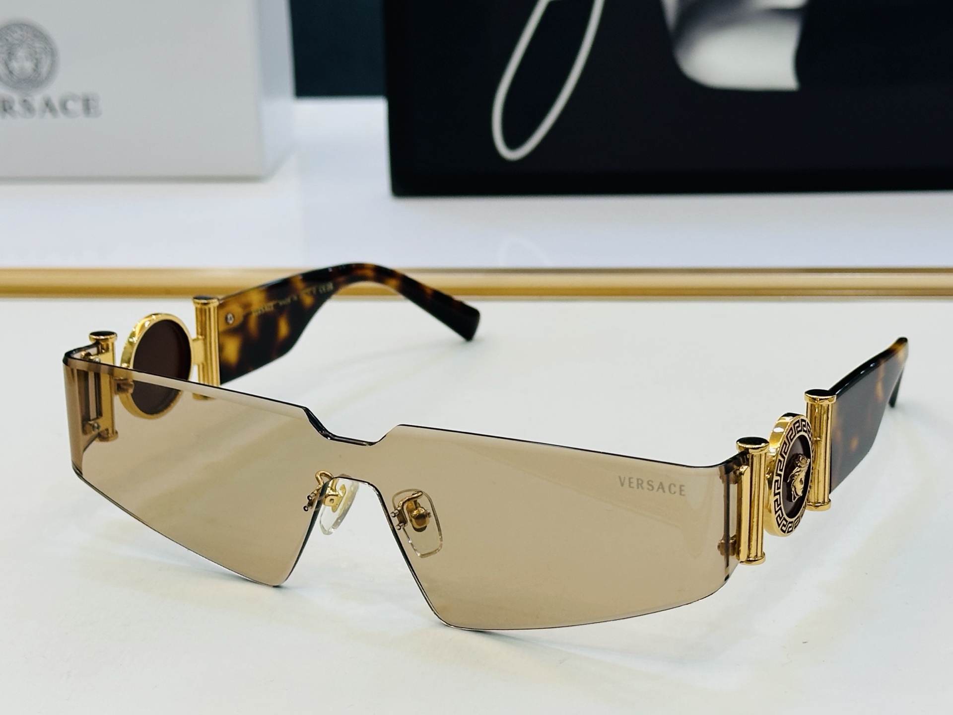 🎉🎉范思家 VERSACE✨✨✨MODEL：VE6825 ✨✨✨SIZE：151口0-138 ✨XL有范