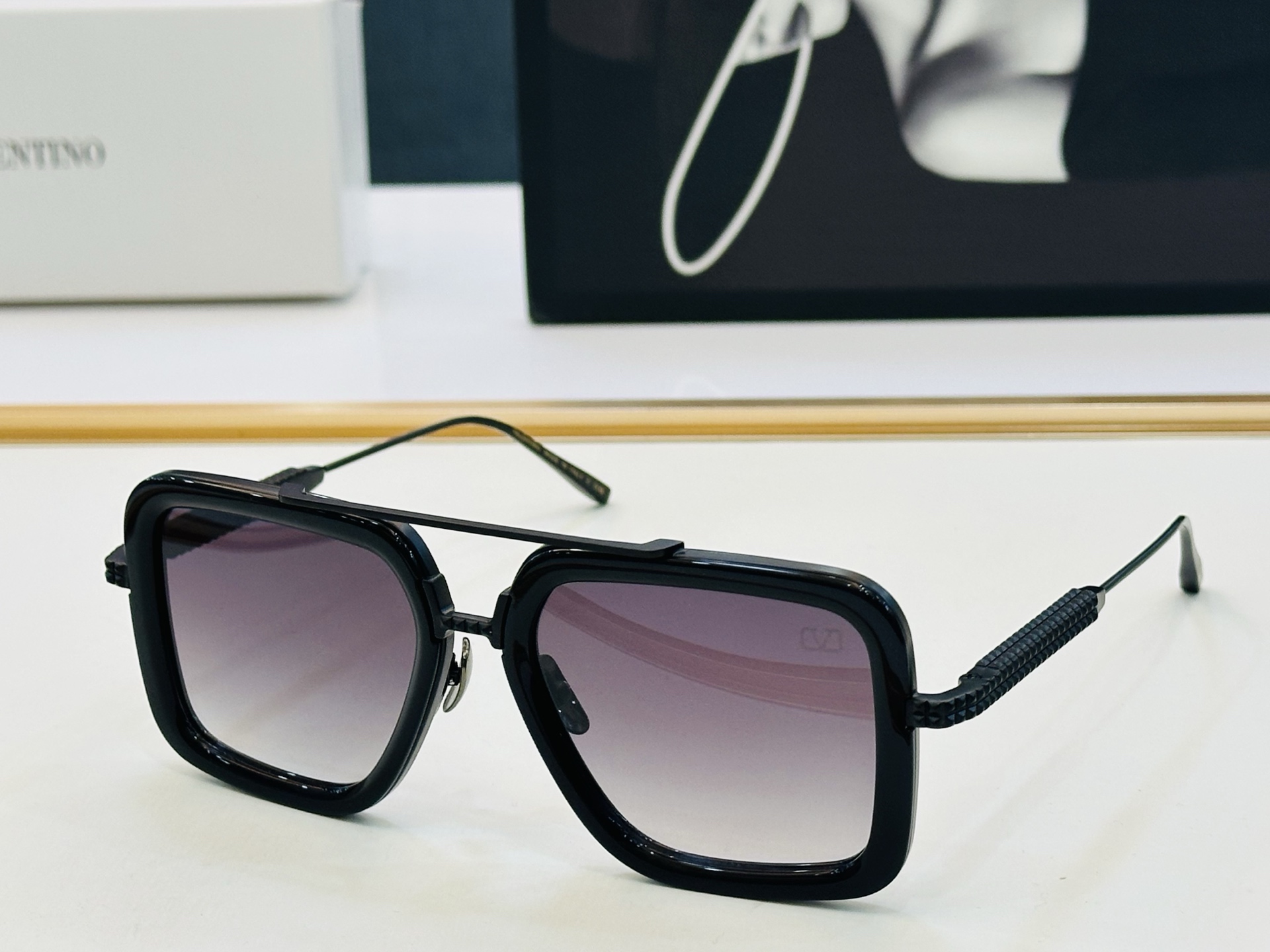 新款VALENYIN* 华伦天奴 VA5041 Size：54口18-143 🔝🔝采用时下最流行片色😍X