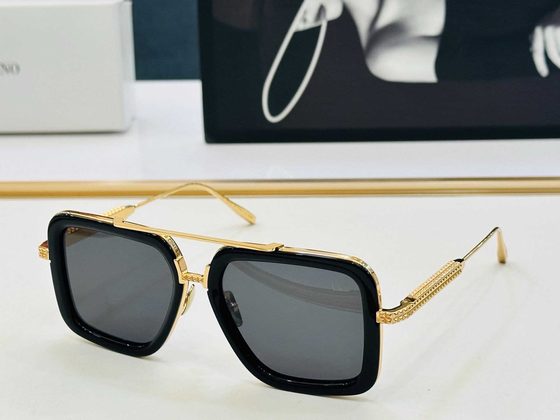 新款VALENYIN* 华伦天奴 VA5041 Size：54口18-143 🔝🔝采用时下最流行片色😍X