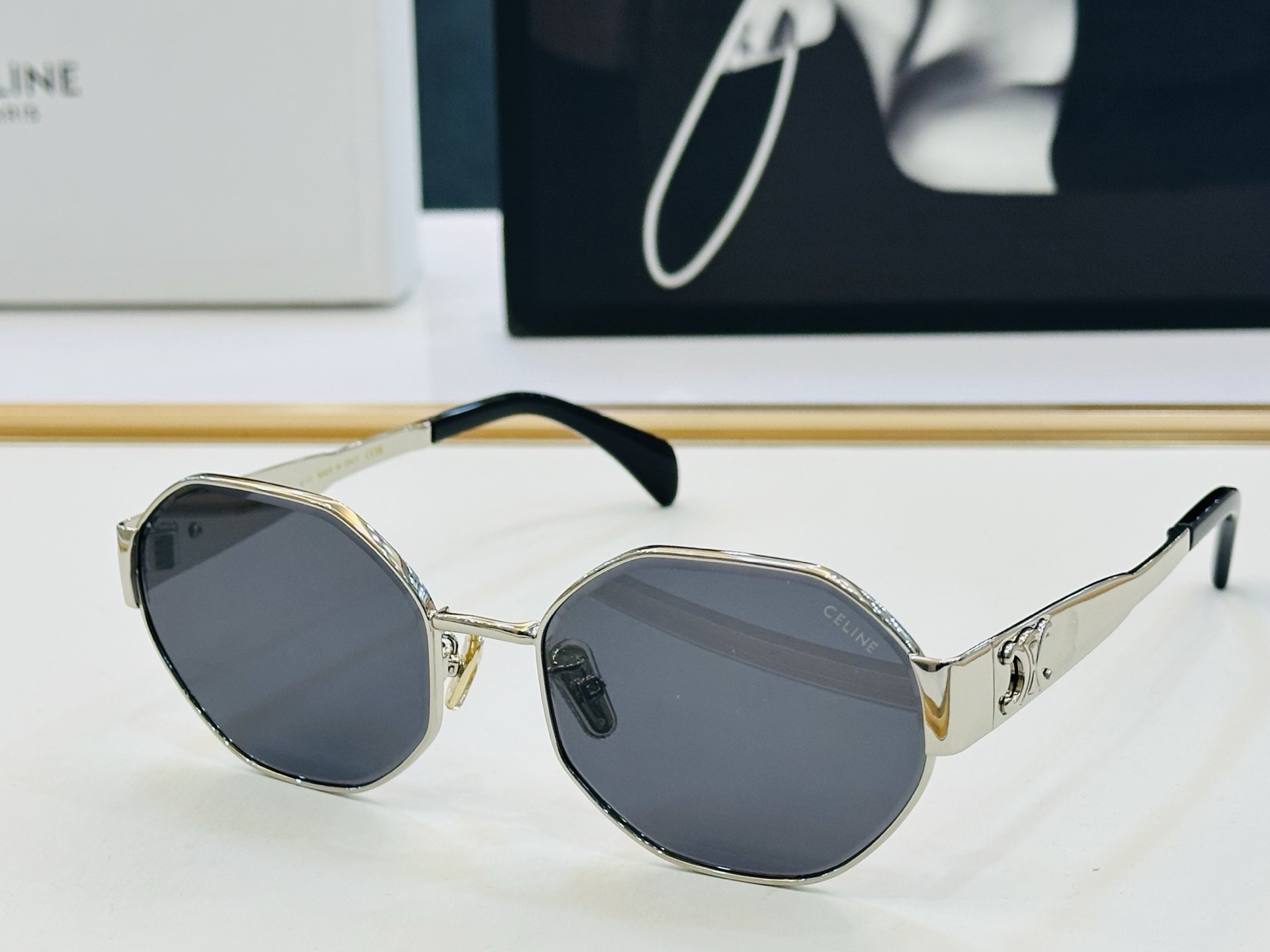 【CELINE】赛琳 CL42117U Size：58口18-145 一直热销的款式 欧美风 光泽度好 