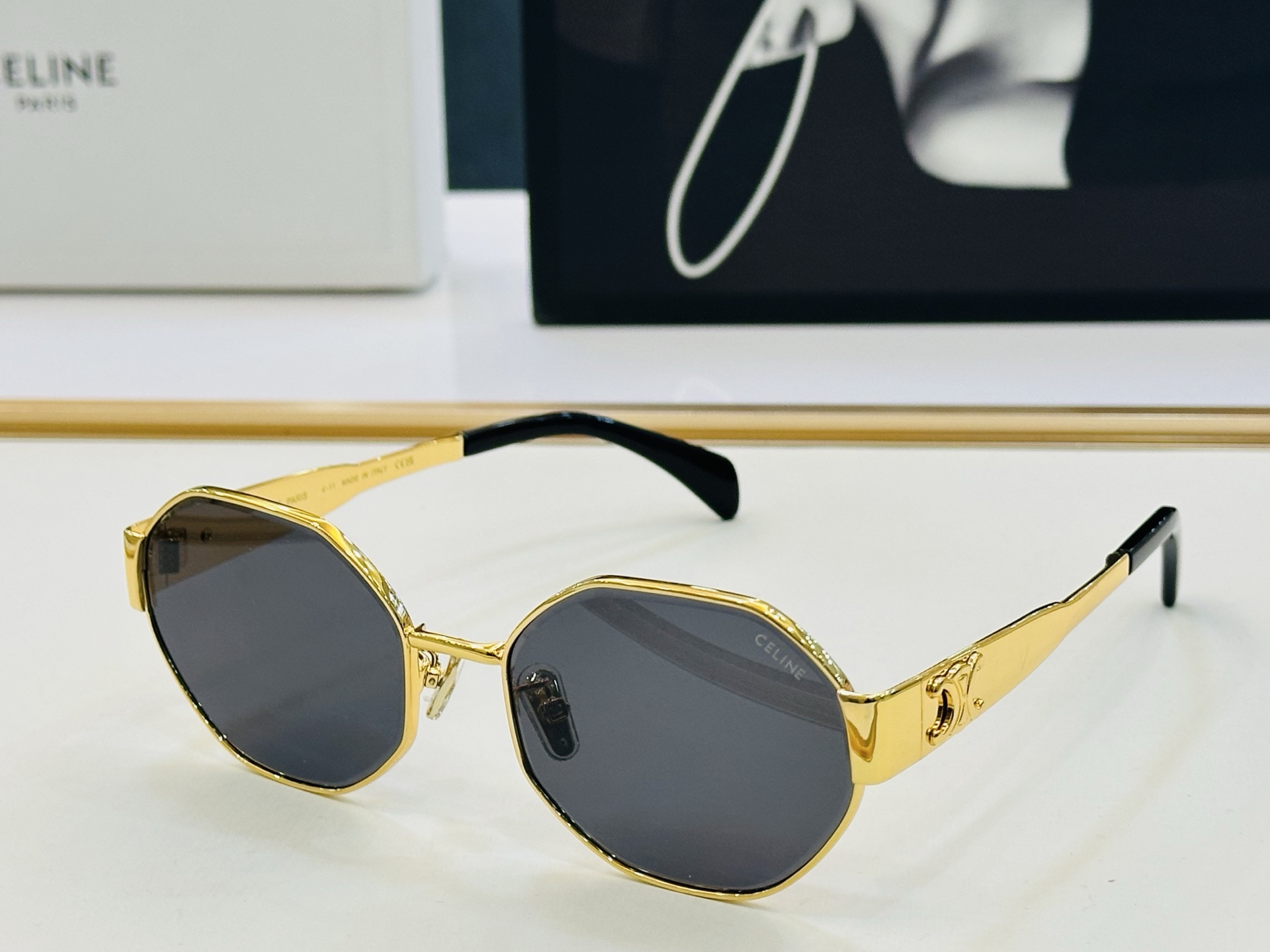 【CELINE】赛琳 CL42117U Size：58口18-145 一直热销的款式 欧美风 光泽度好 