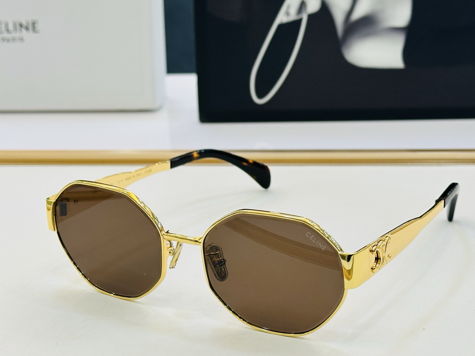 【CELINE】赛琳 CL42117U Size：58口18-145 一直热销的款式 欧美风 光泽度好 