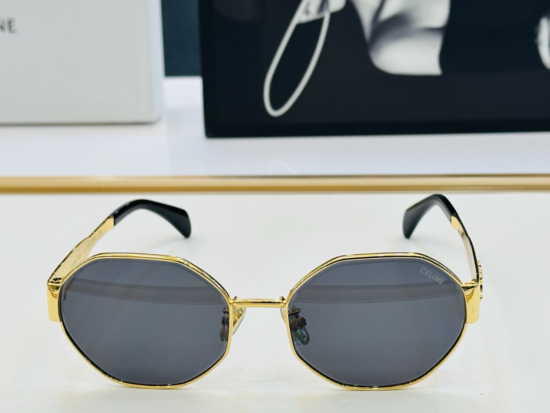 【CELINE】赛琳 CL42117U Size：58口18-145 一直热销的款式 欧美风 光泽度好 