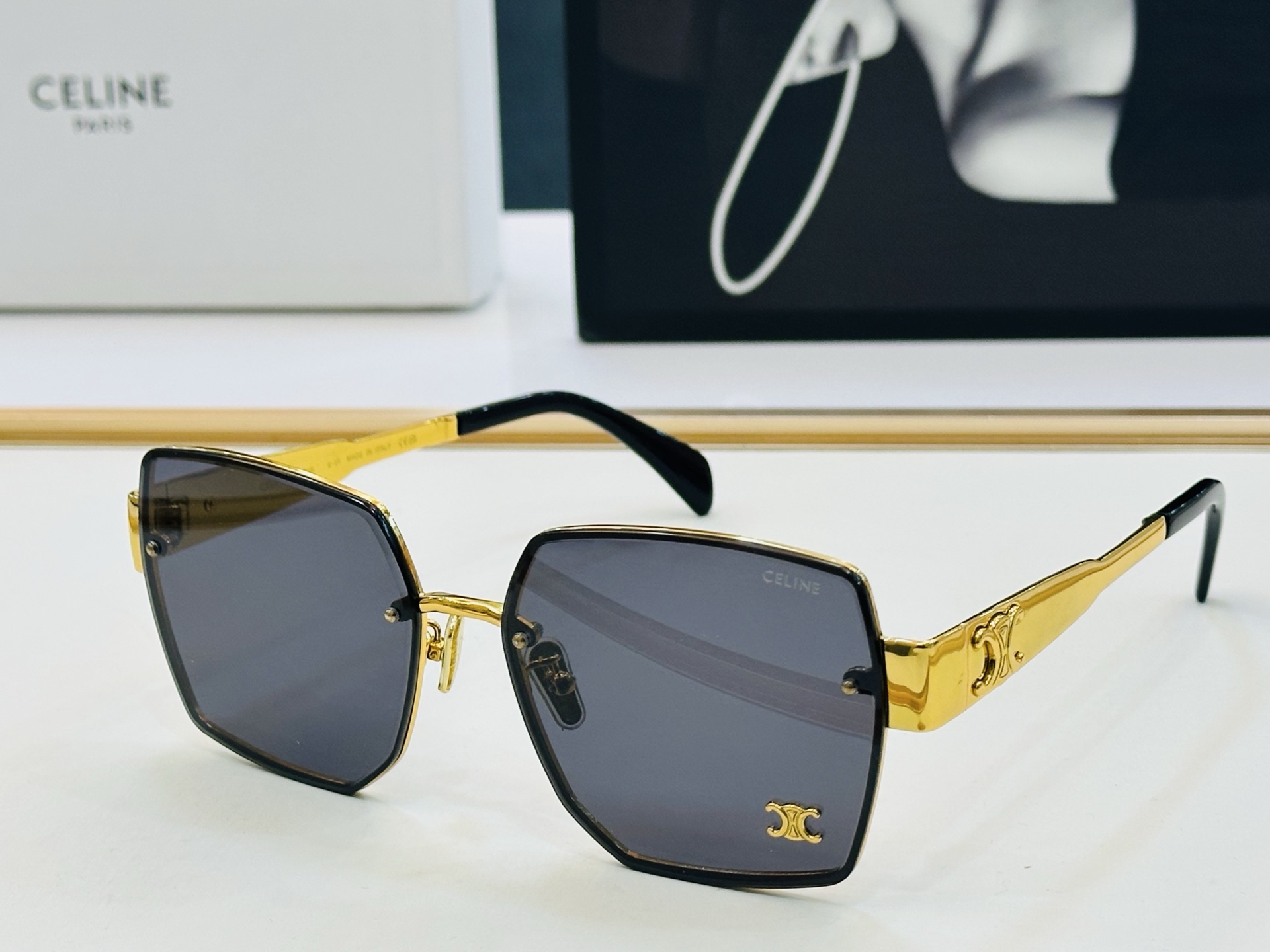 【CELINE】赛琳 CL42118U Size：62口16-145 一直热销的款式 欧美风 光泽度好 